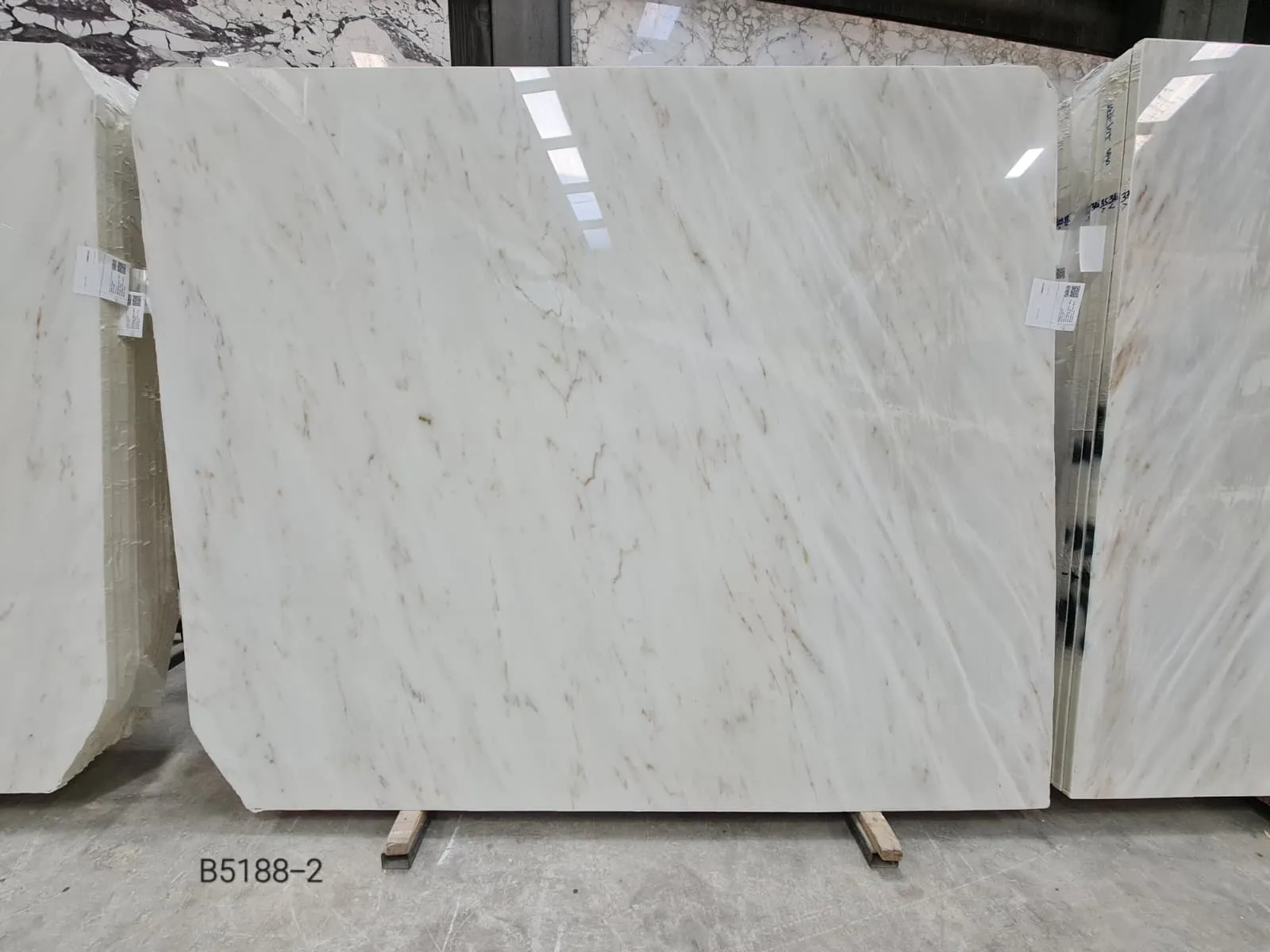 B5188 - 2 CM Calacatta Amber Polished