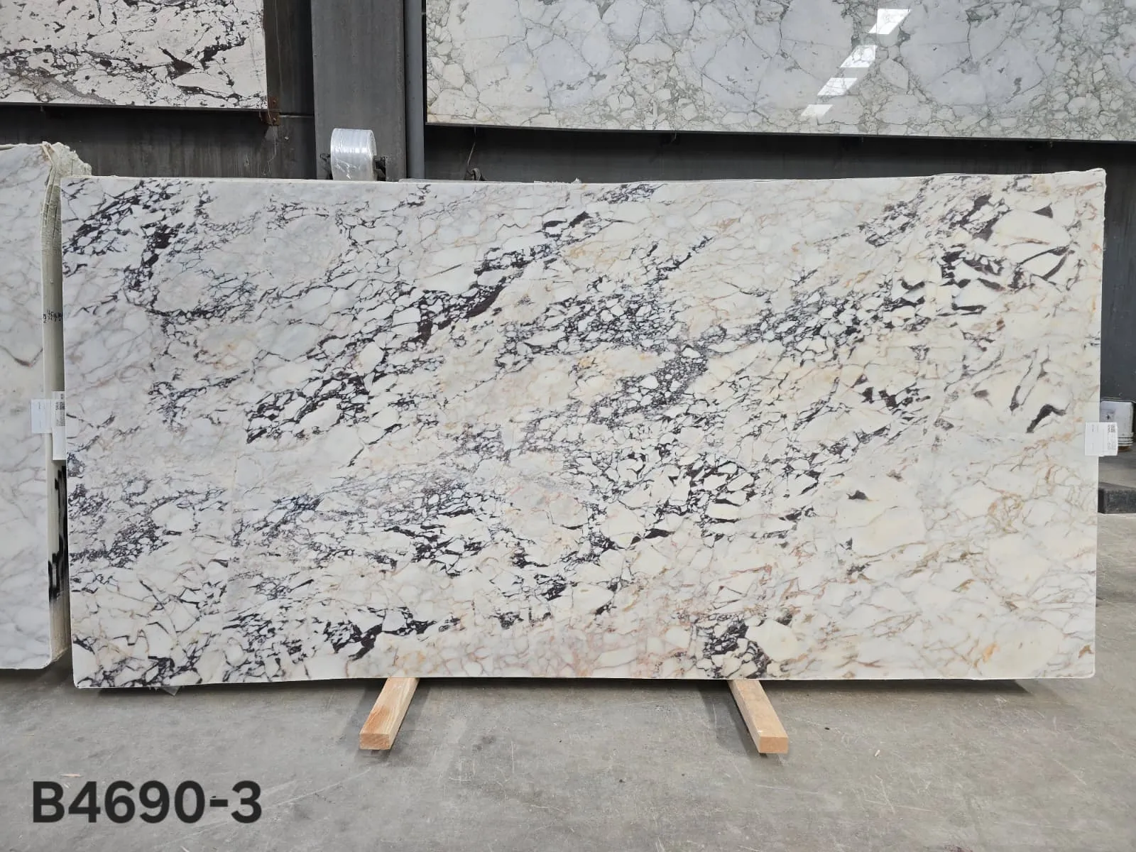 B4690 - 2 CM Afyon Sugar Violet Honed