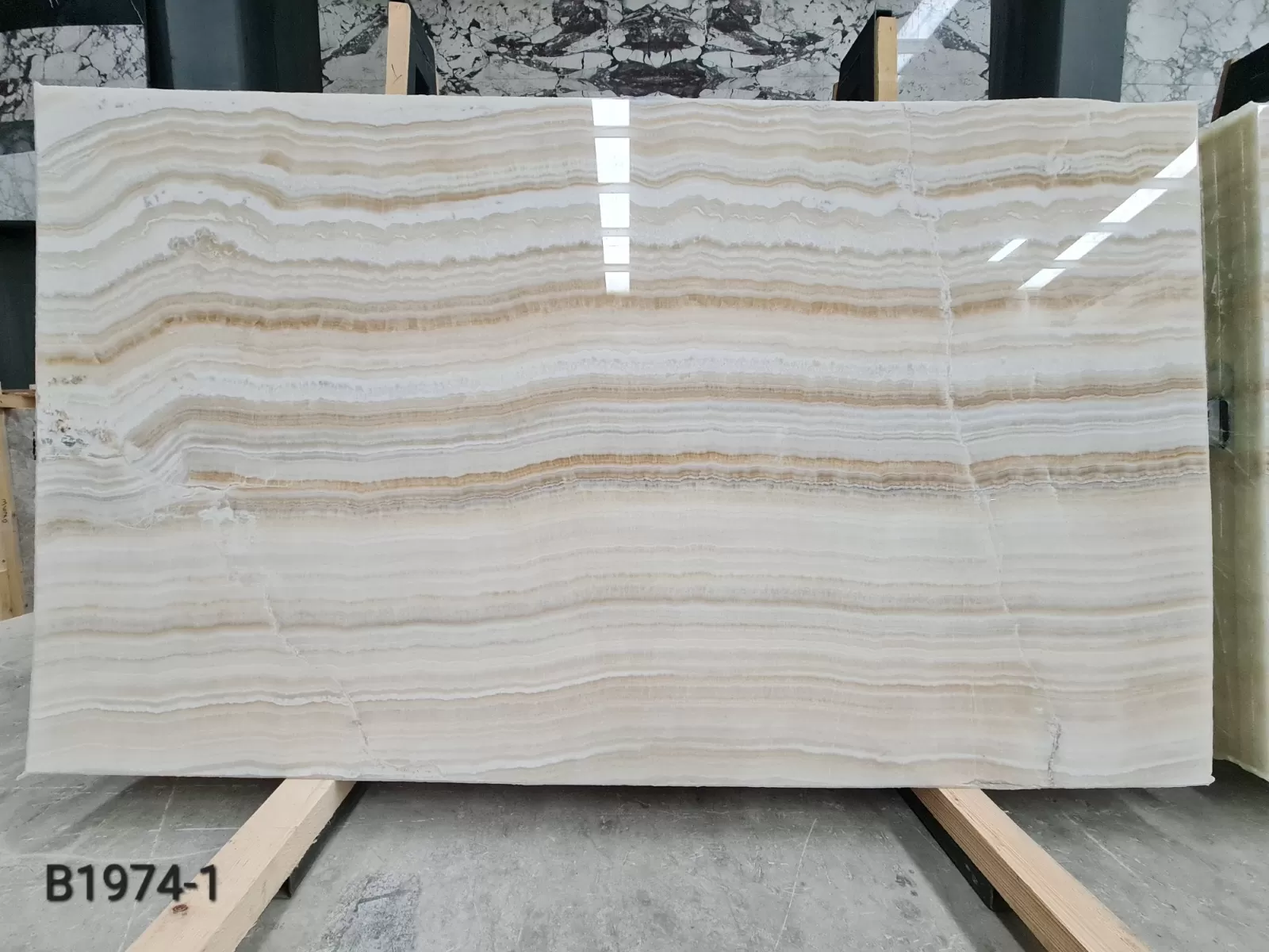 B1974 - 2CM WHITE ONYX POLISHED