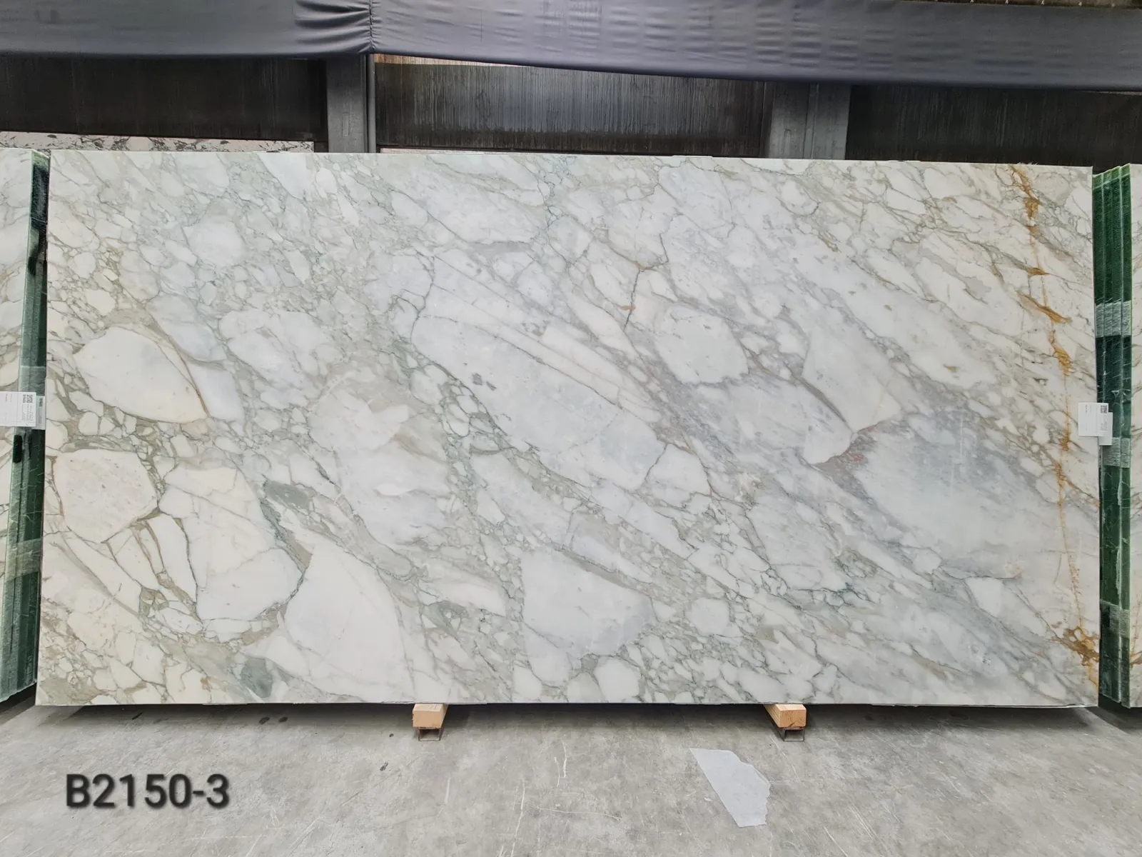 B2150 - 2 CM Calacatta Green Honed