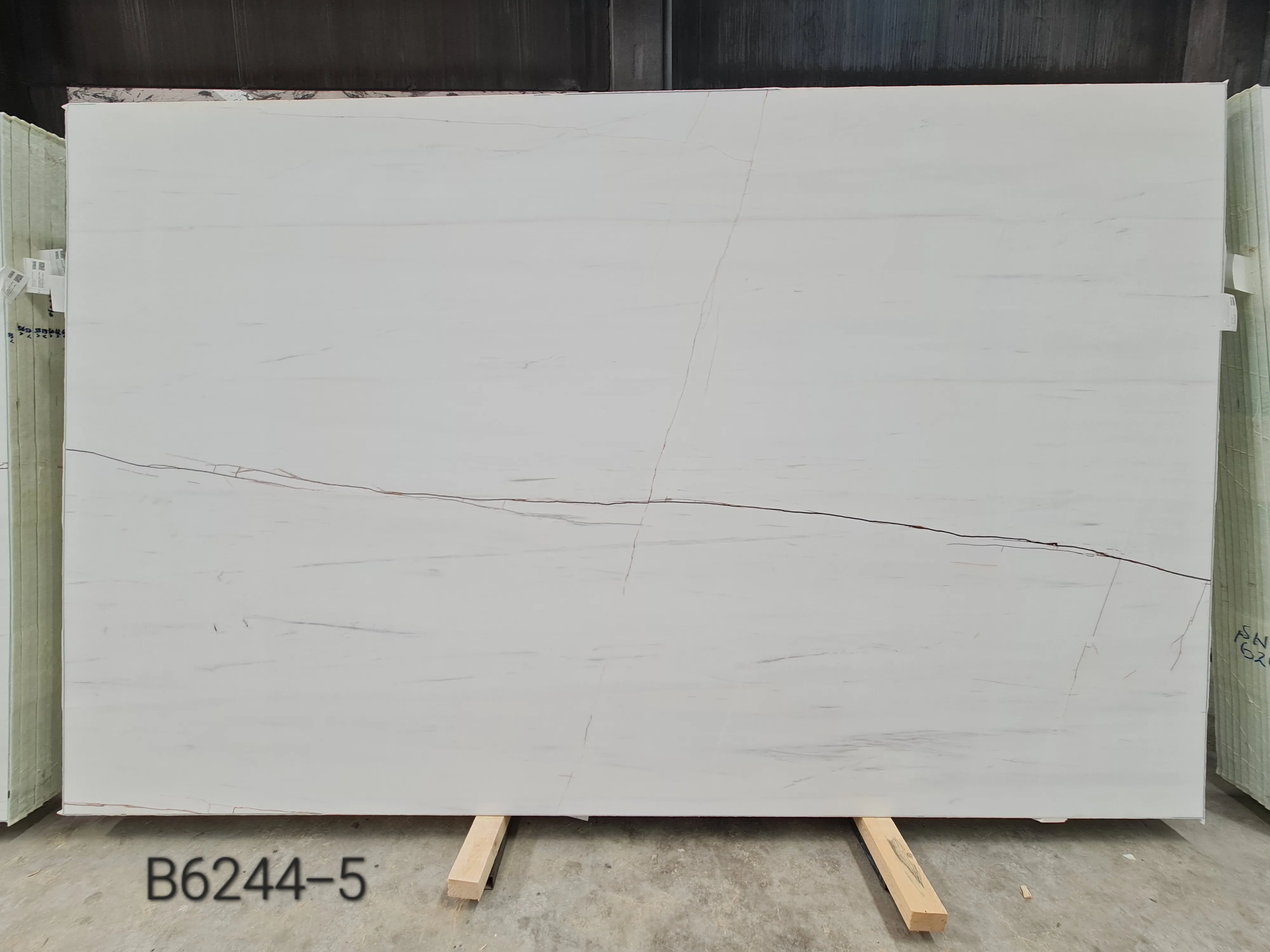 B6244 - 2 CM Rosso Venato Honed