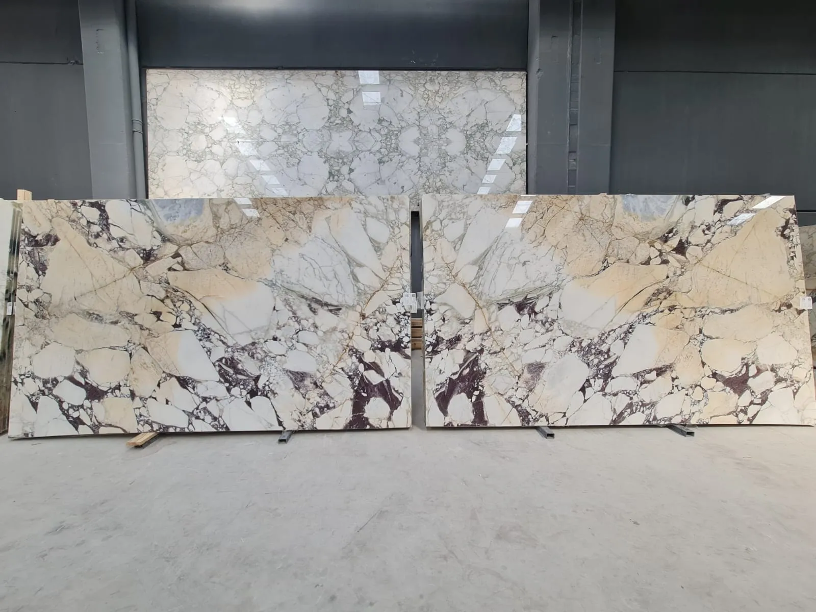B1375 - 2 CM Calacatta Viola Polished