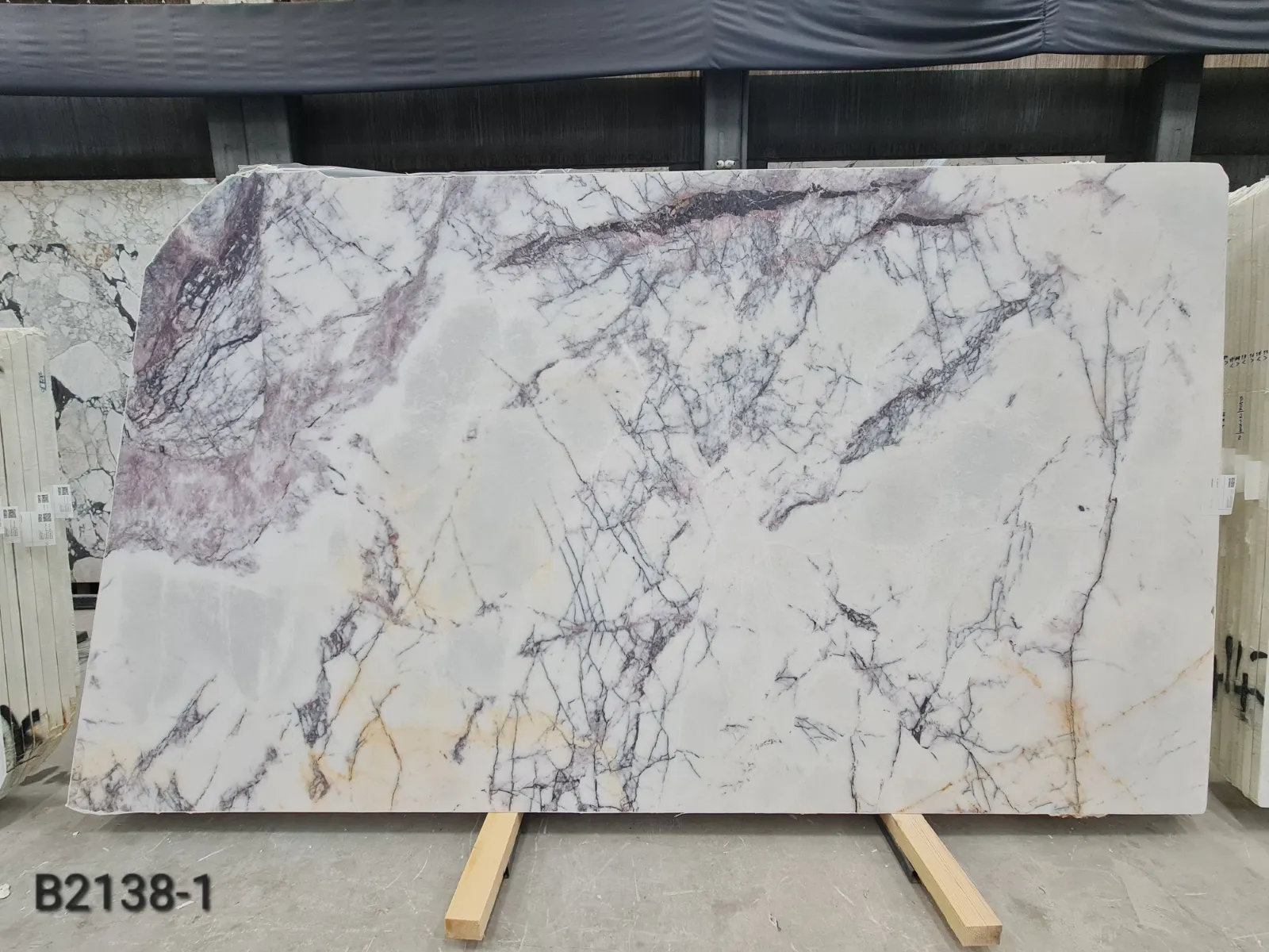 B2138 - 2 CM Lilac Honed