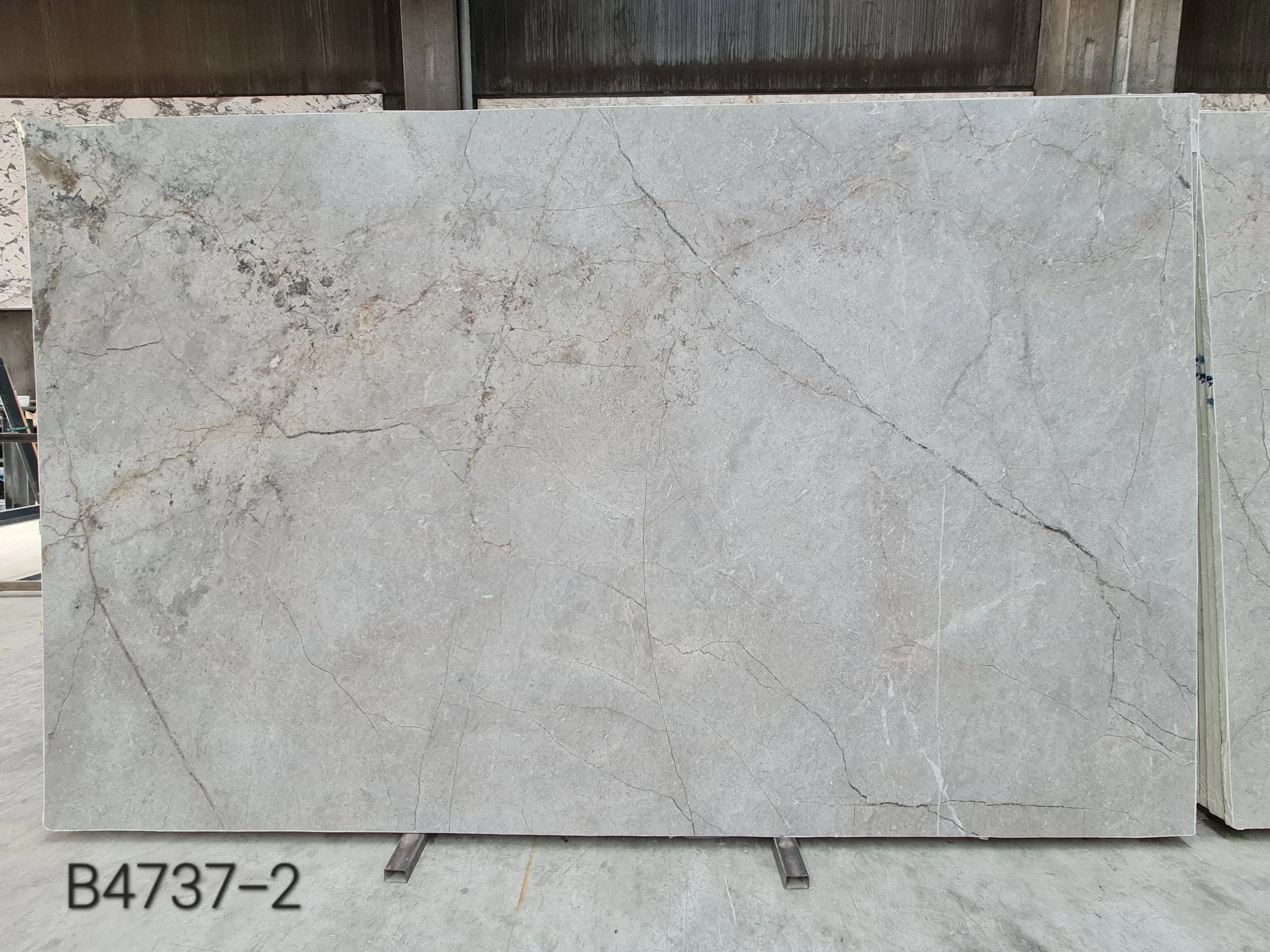 B4737 - 2 CM Silver Roots Honed