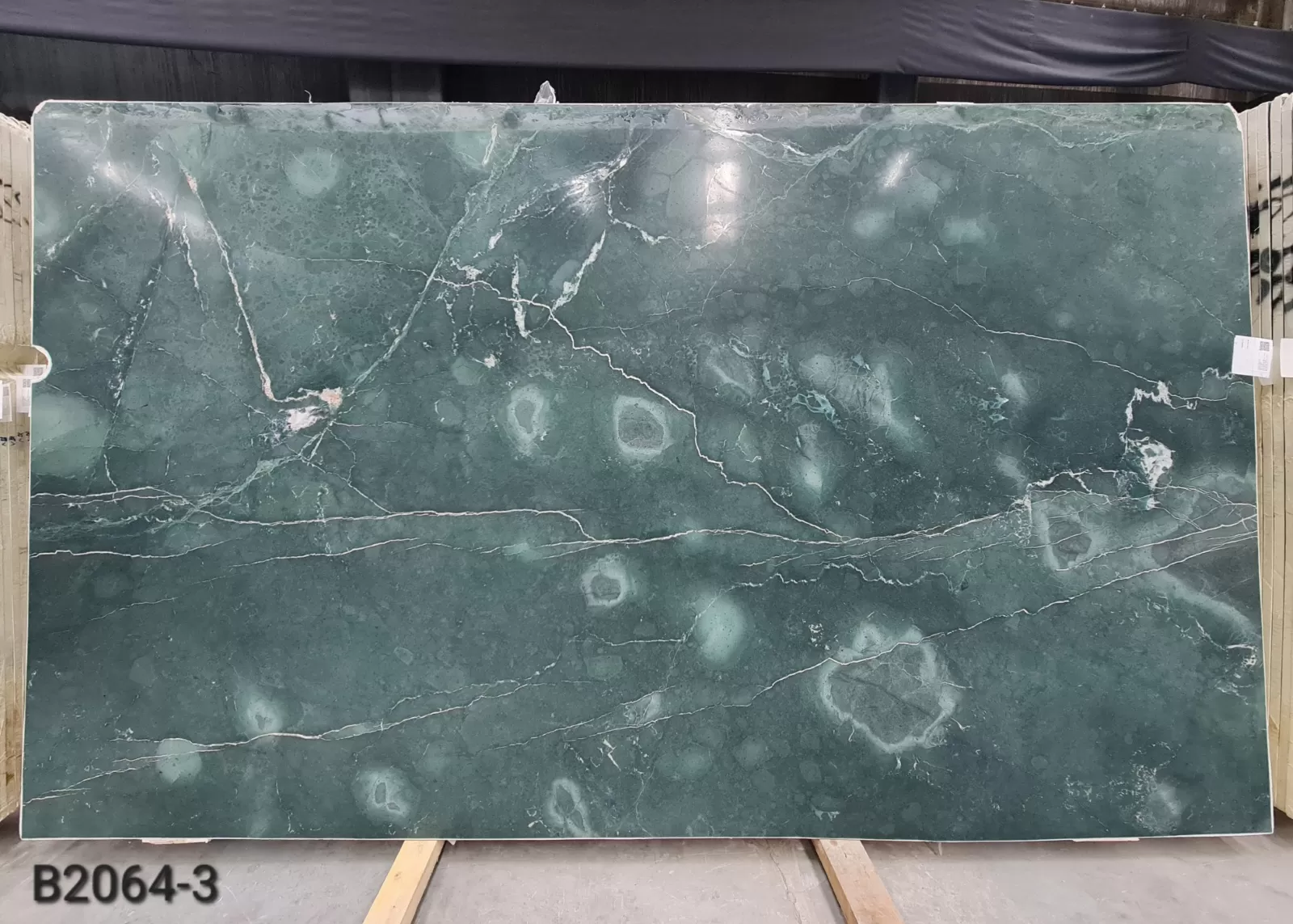 B2064 - 2CM VERDE CASTAMA POLISHED