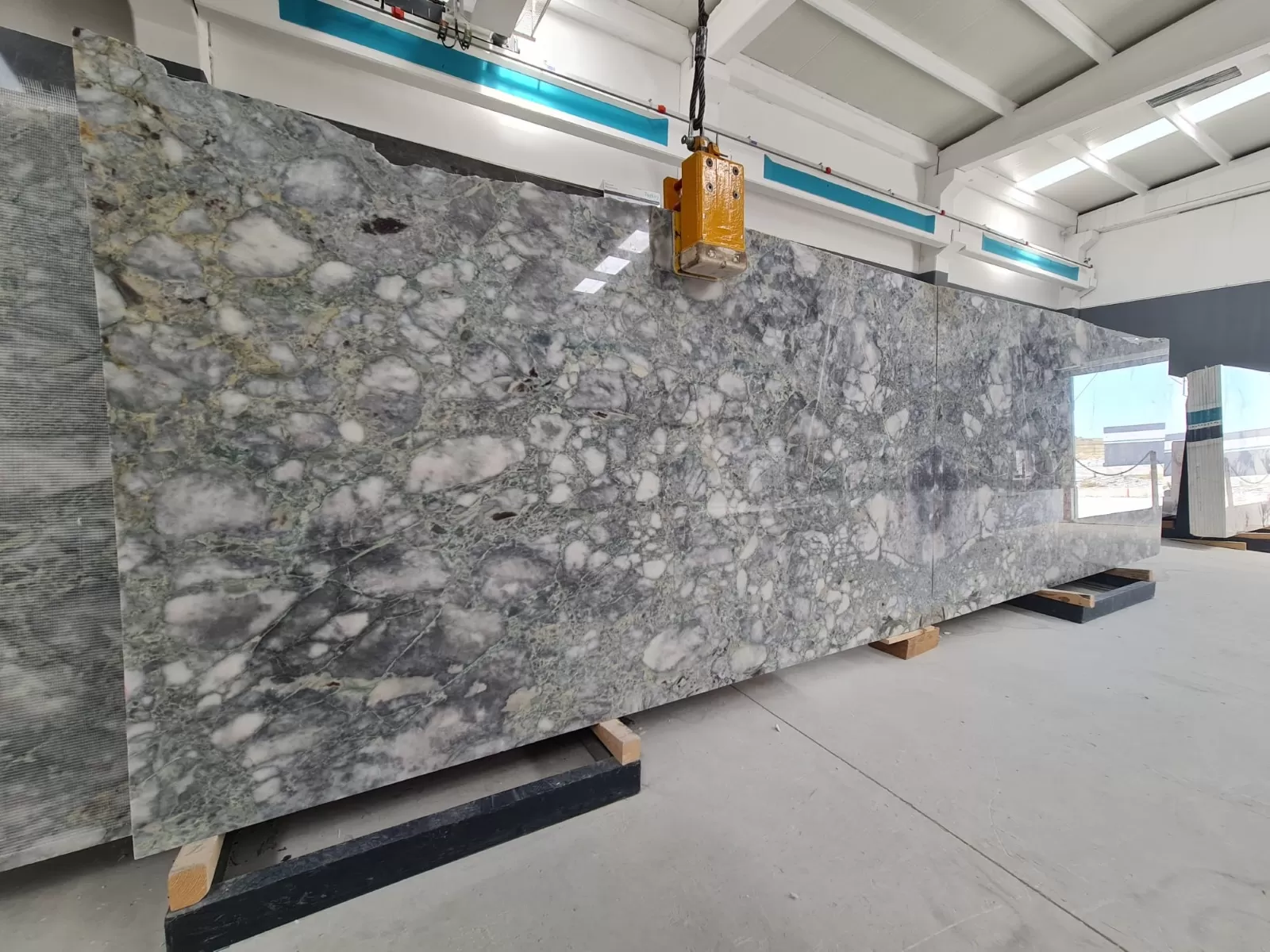 B374 - 2 CM Grey Vernal Polished