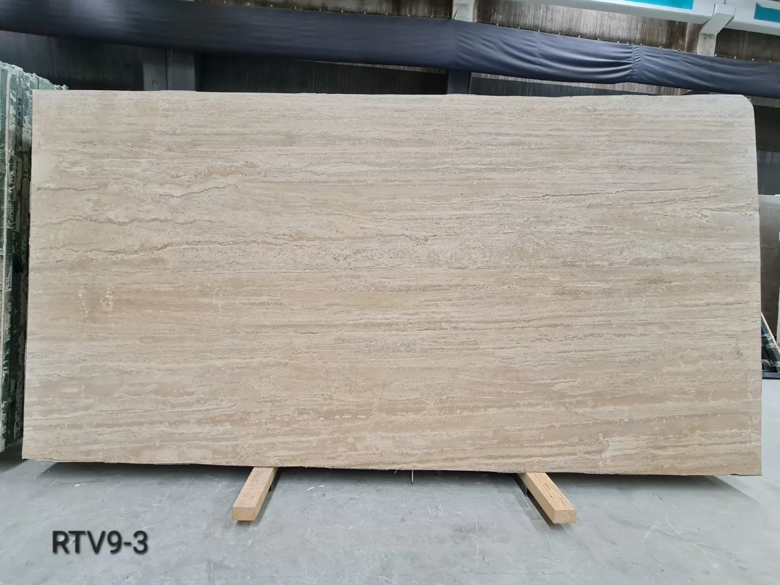 RTV09 - 2CM RIVA TRAVERTINE VEINCUT FILLED HONED