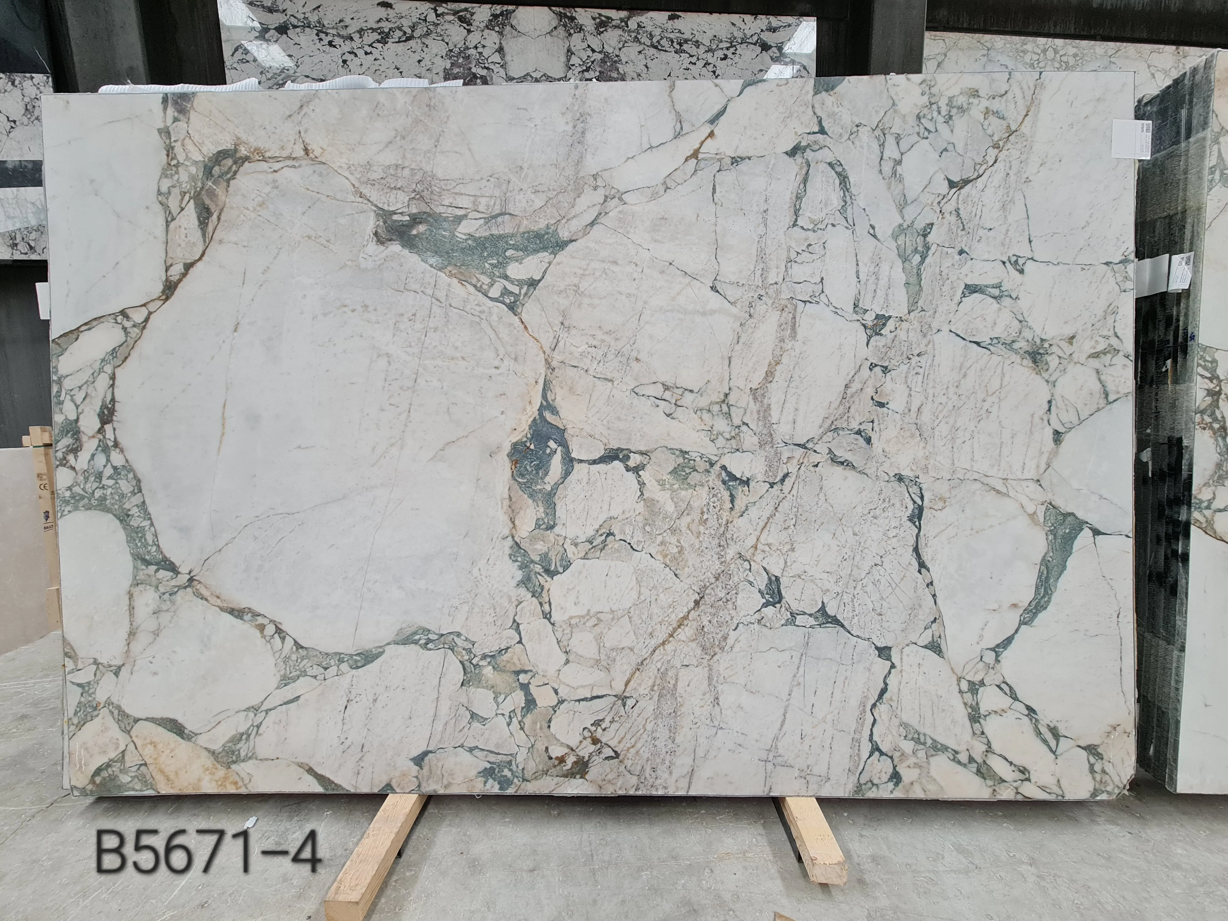 B5671 - 2 CM Calacatta Green Honed