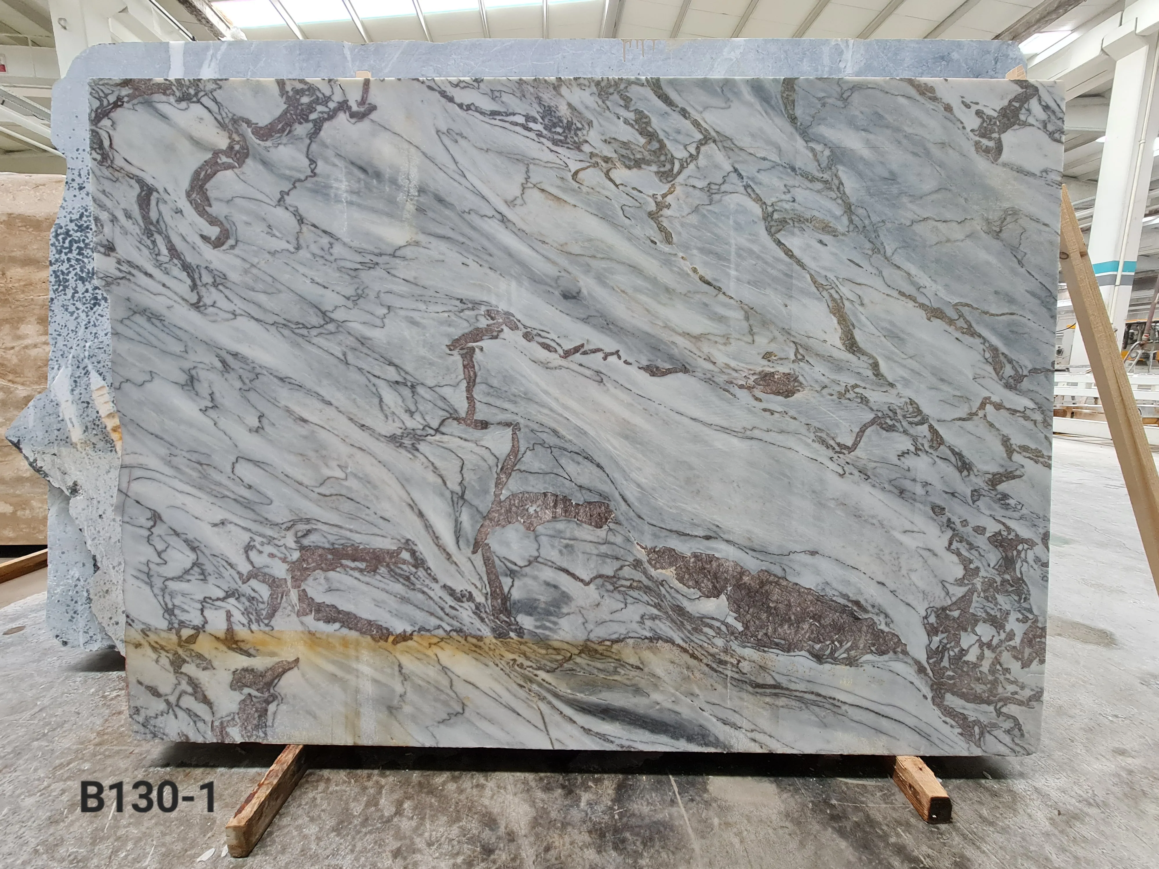 B130 - 2 CM Sahara Grey Raw