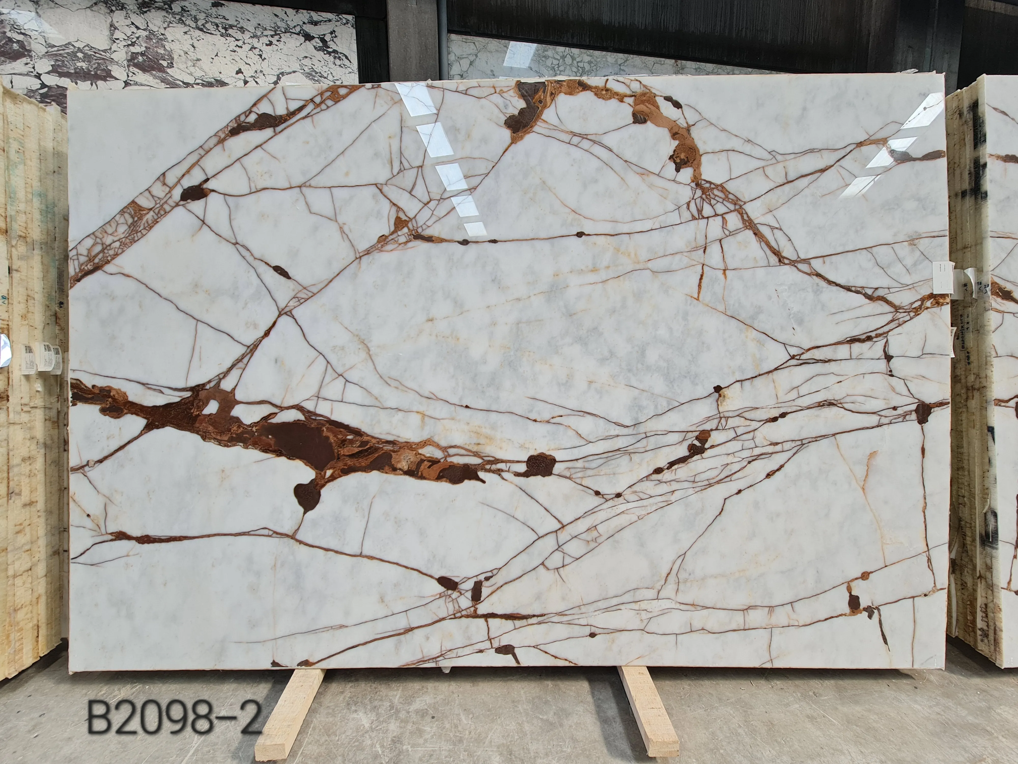 B2098 - 2 CM White River Polished