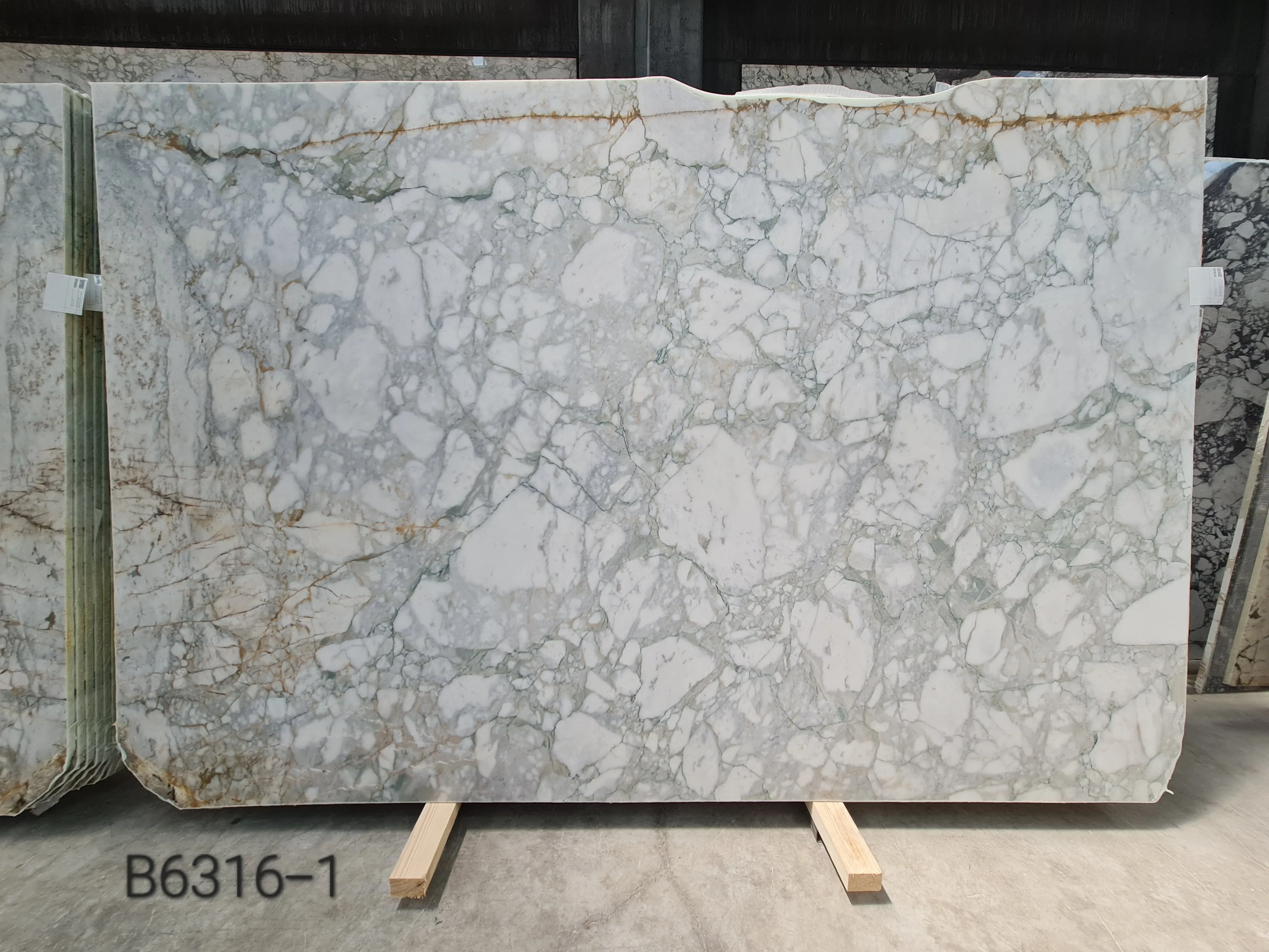 B6316 - 2 CM Calacatta Green Honed