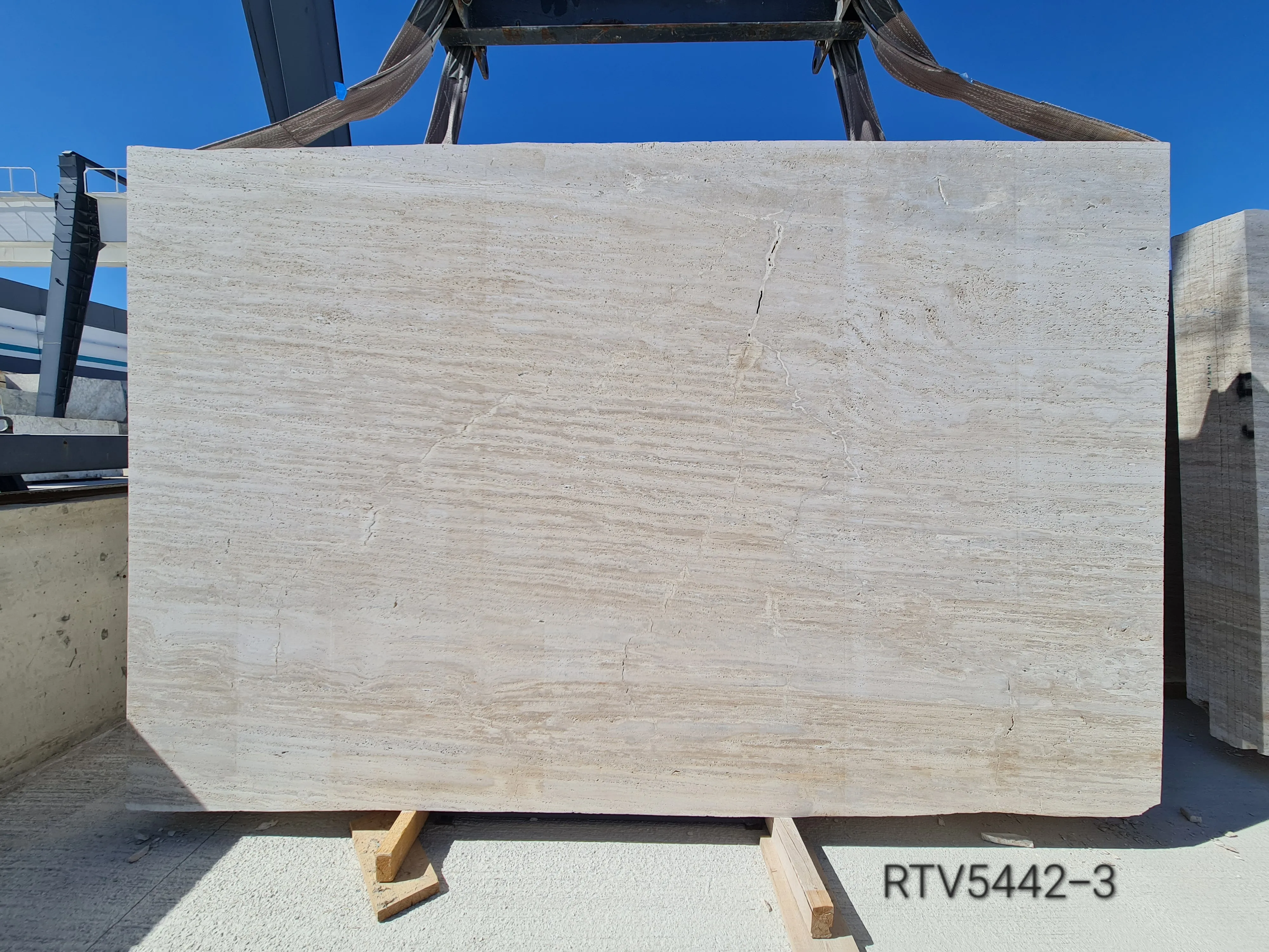 B5442 - 2 CM Riva Travertine Veincut Raw