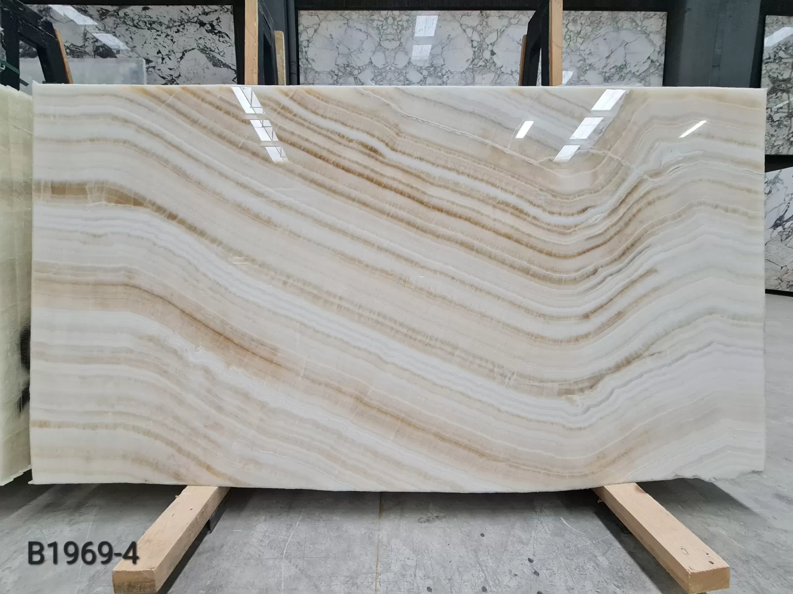 B1969 - 2CM WHITE ONYX POLISHED