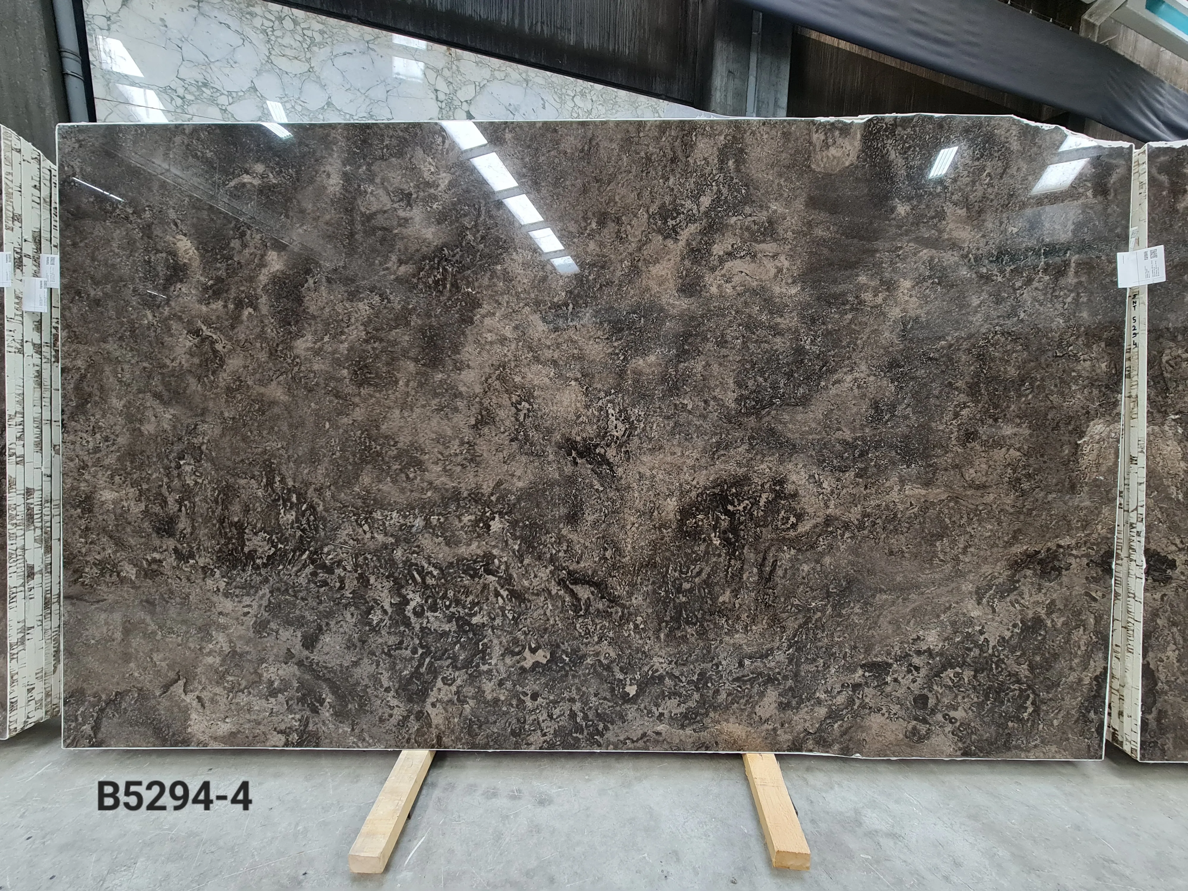 B5294 - 2 CM Narcisse Polished