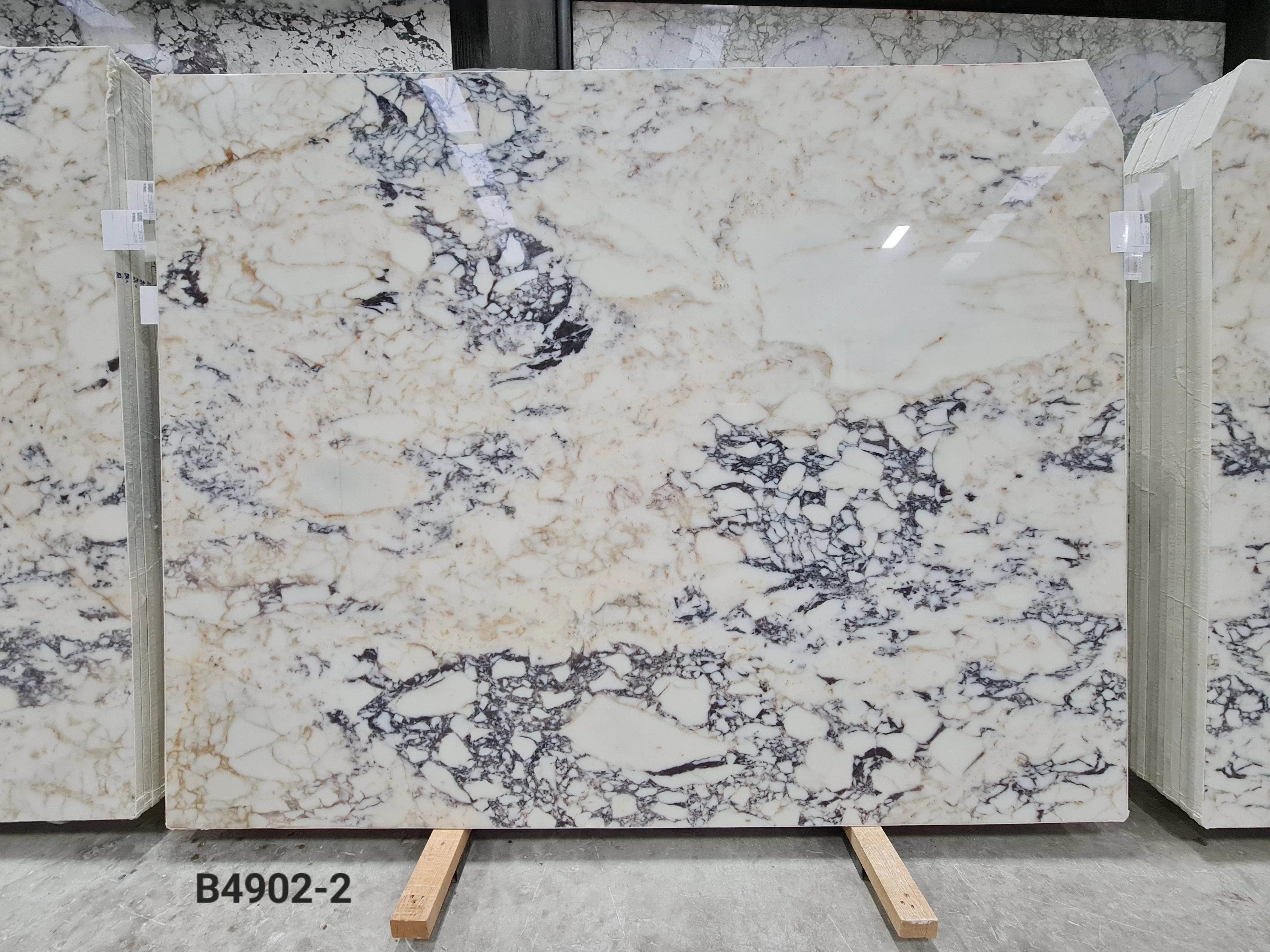 B4902 - 2 CM Afyon Violet Polished