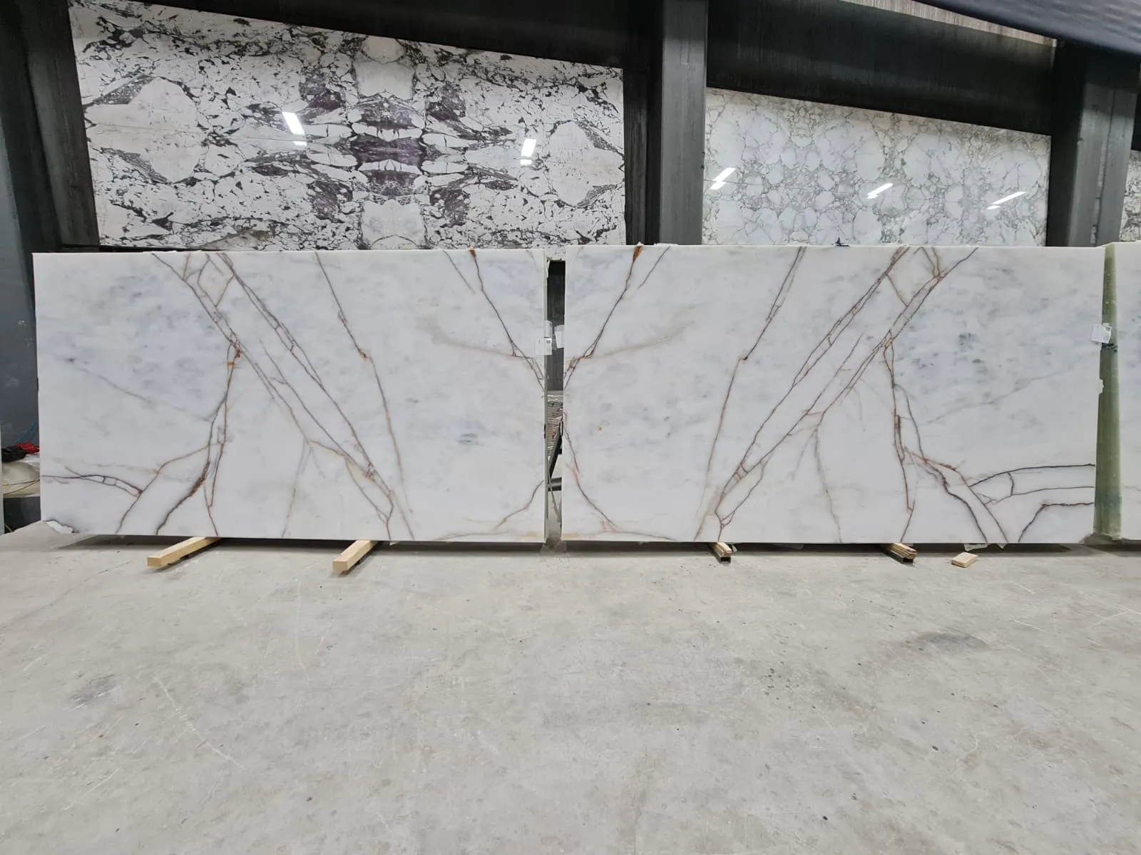 B5209 - 2 CM White River Honed