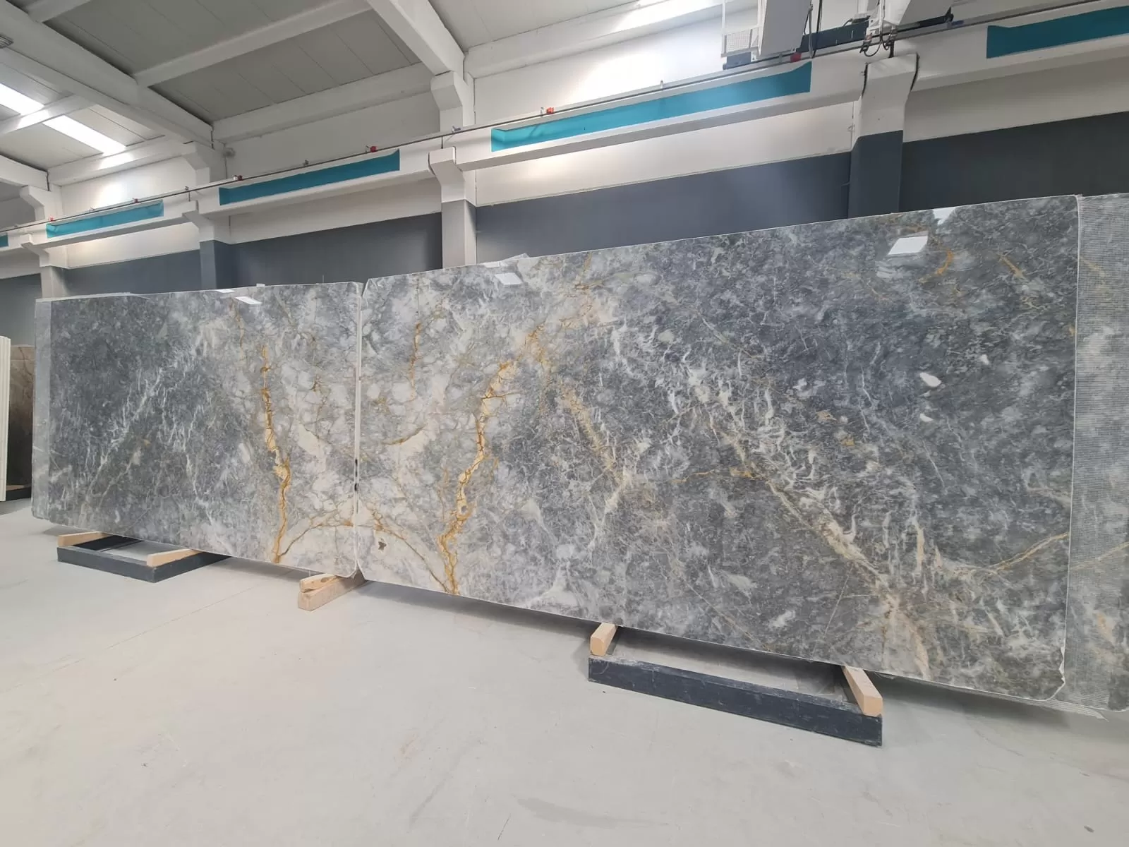 B476 - 2 CM Grey Vernal Polished