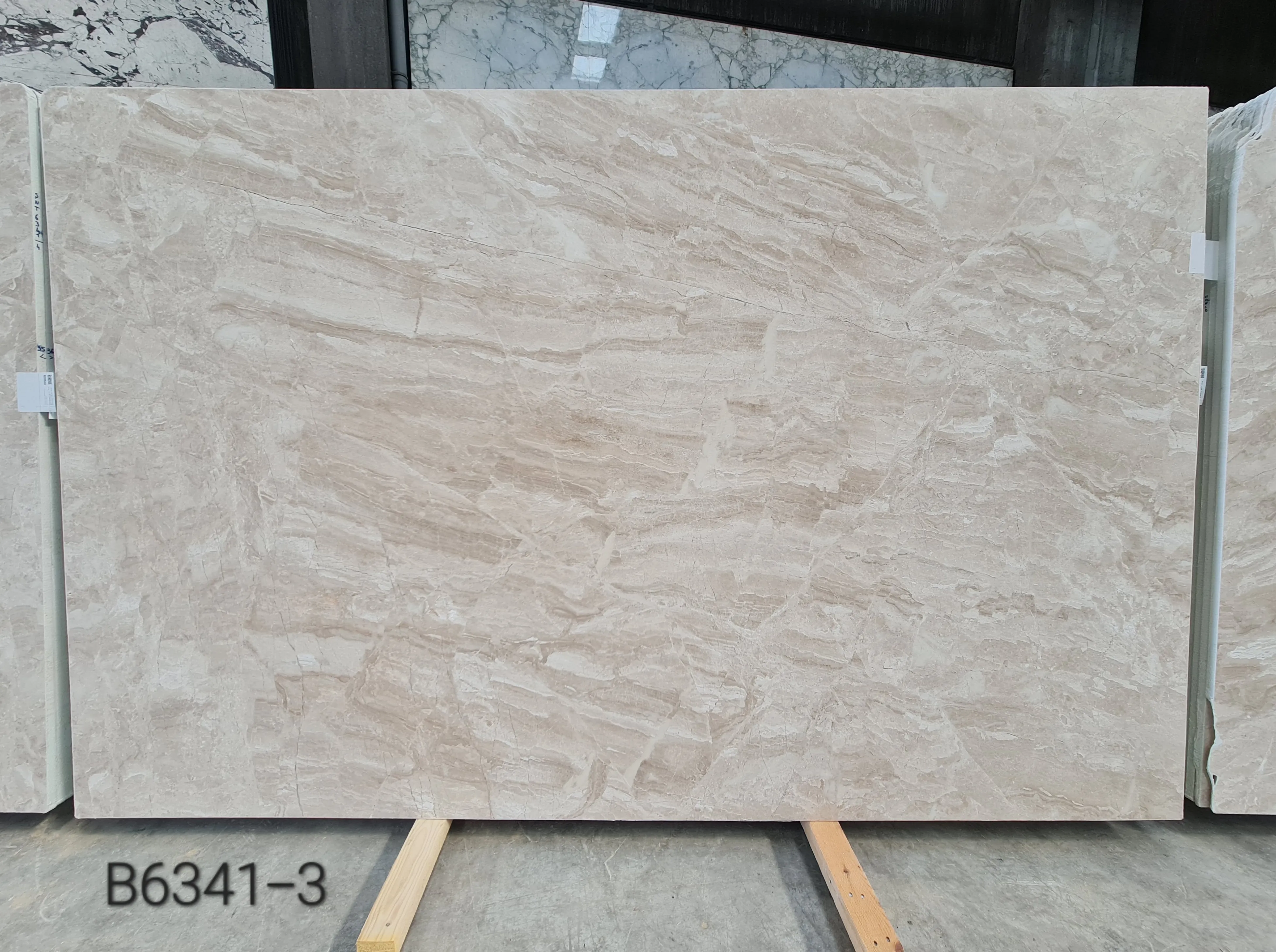 B6341 - 2 CM Diana Royal Honed
