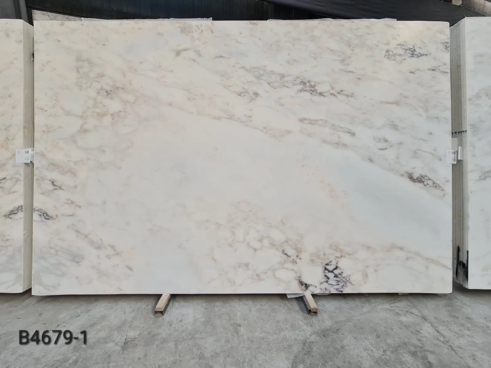 B4679 - 2 CM Afyon Sugar Violet Honed