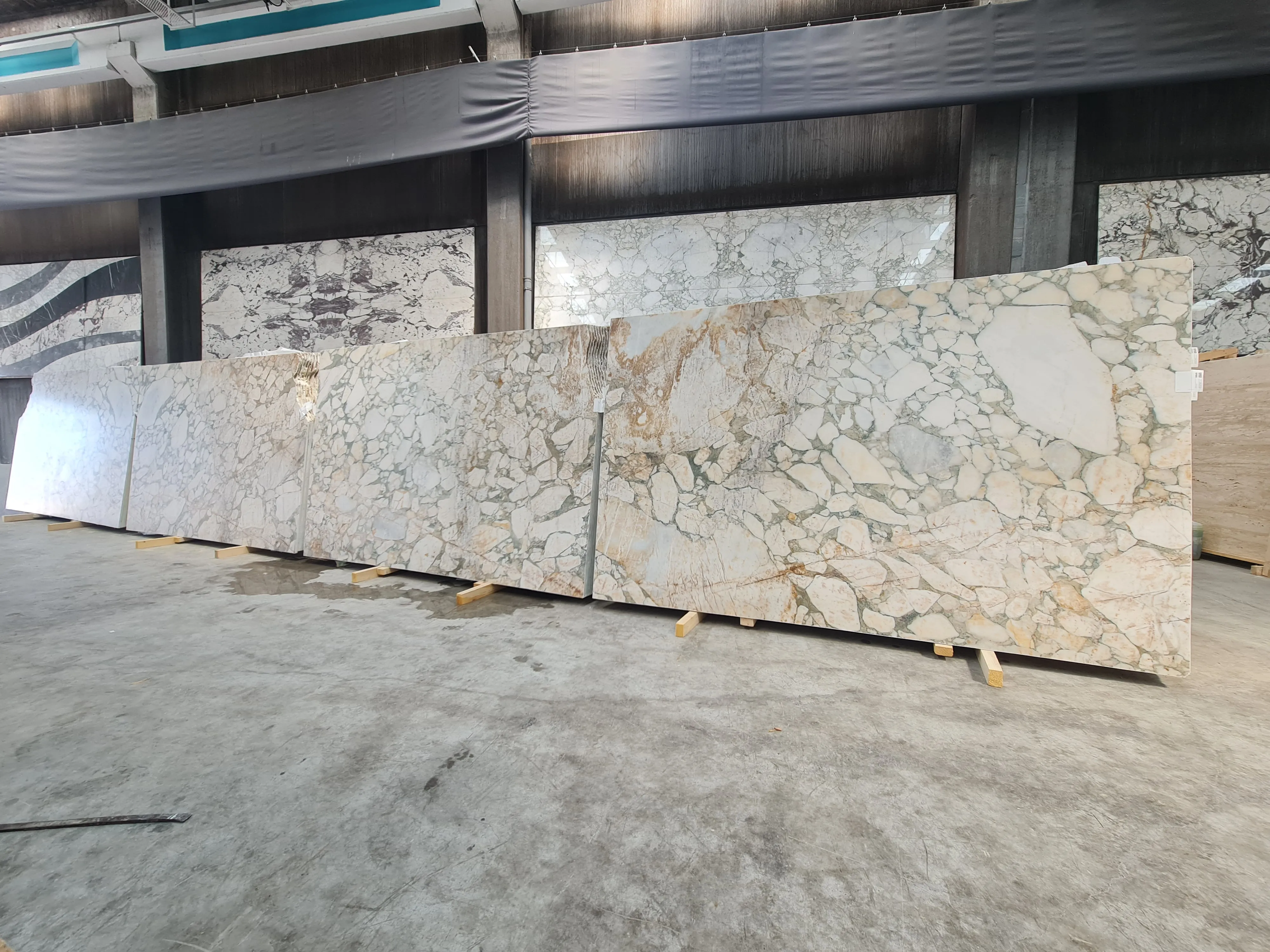 B6277 - 2 CM Calacatta Green Honed