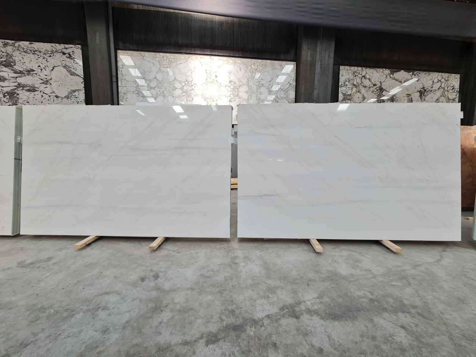 B6159 - 2 CM Golden Spider Dolomite Polished