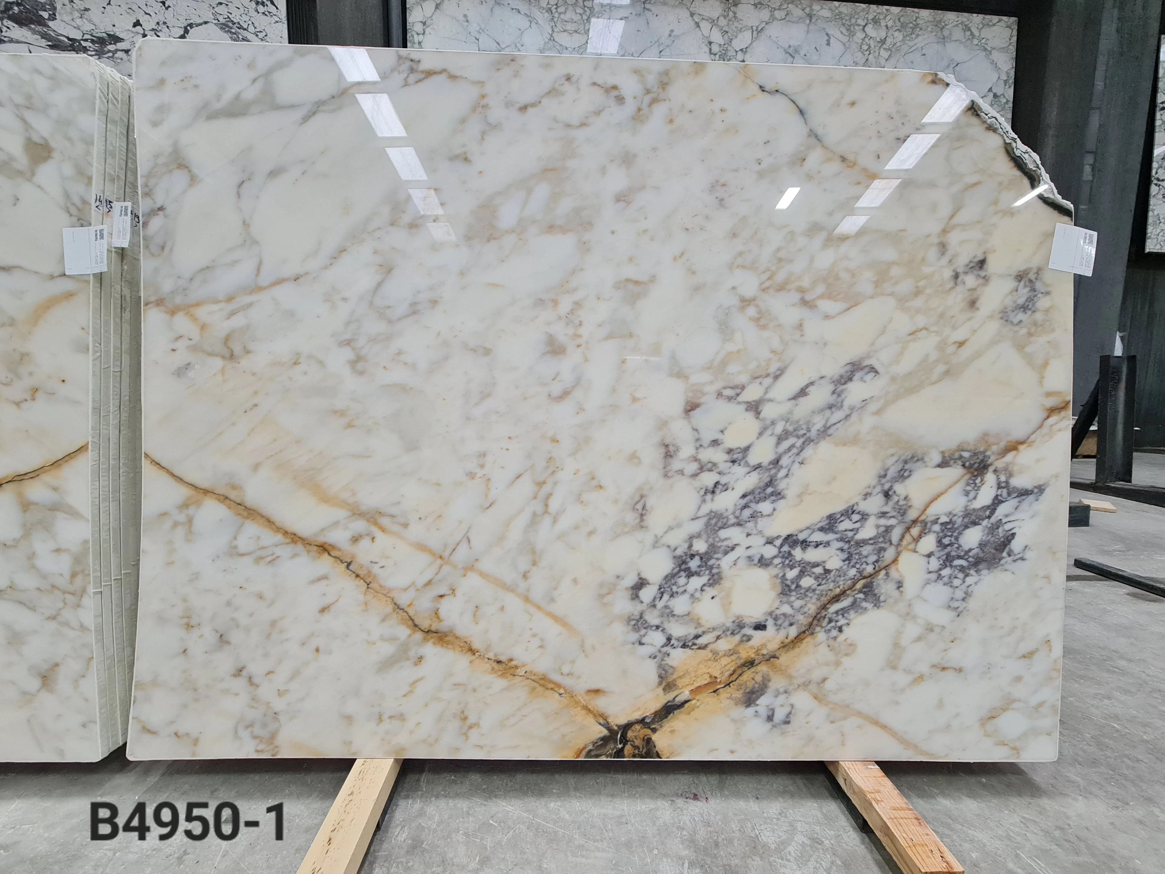 B4950 - 2 CM Afyon Sugar Violet Polished