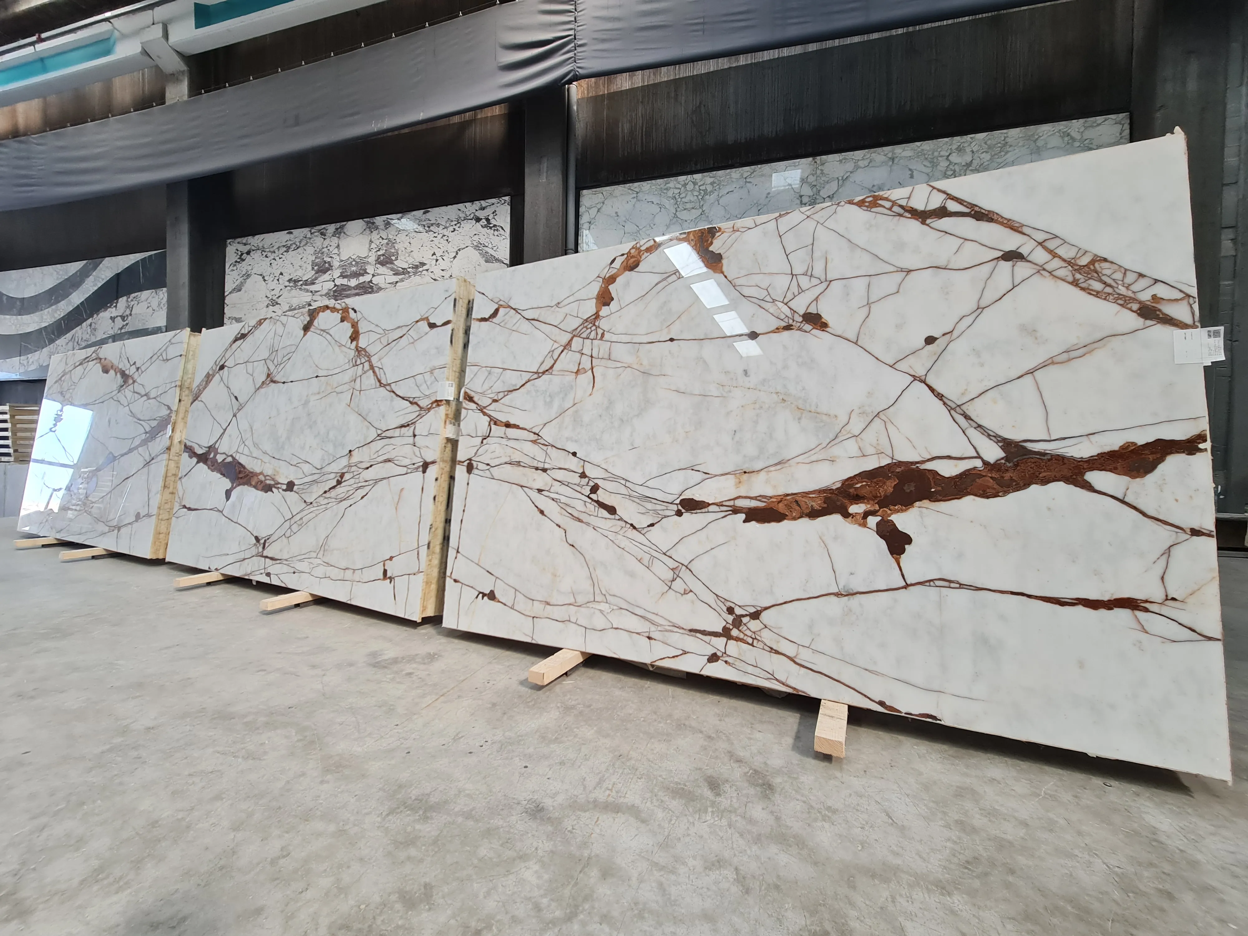 B2098 - 2 CM White River Polished