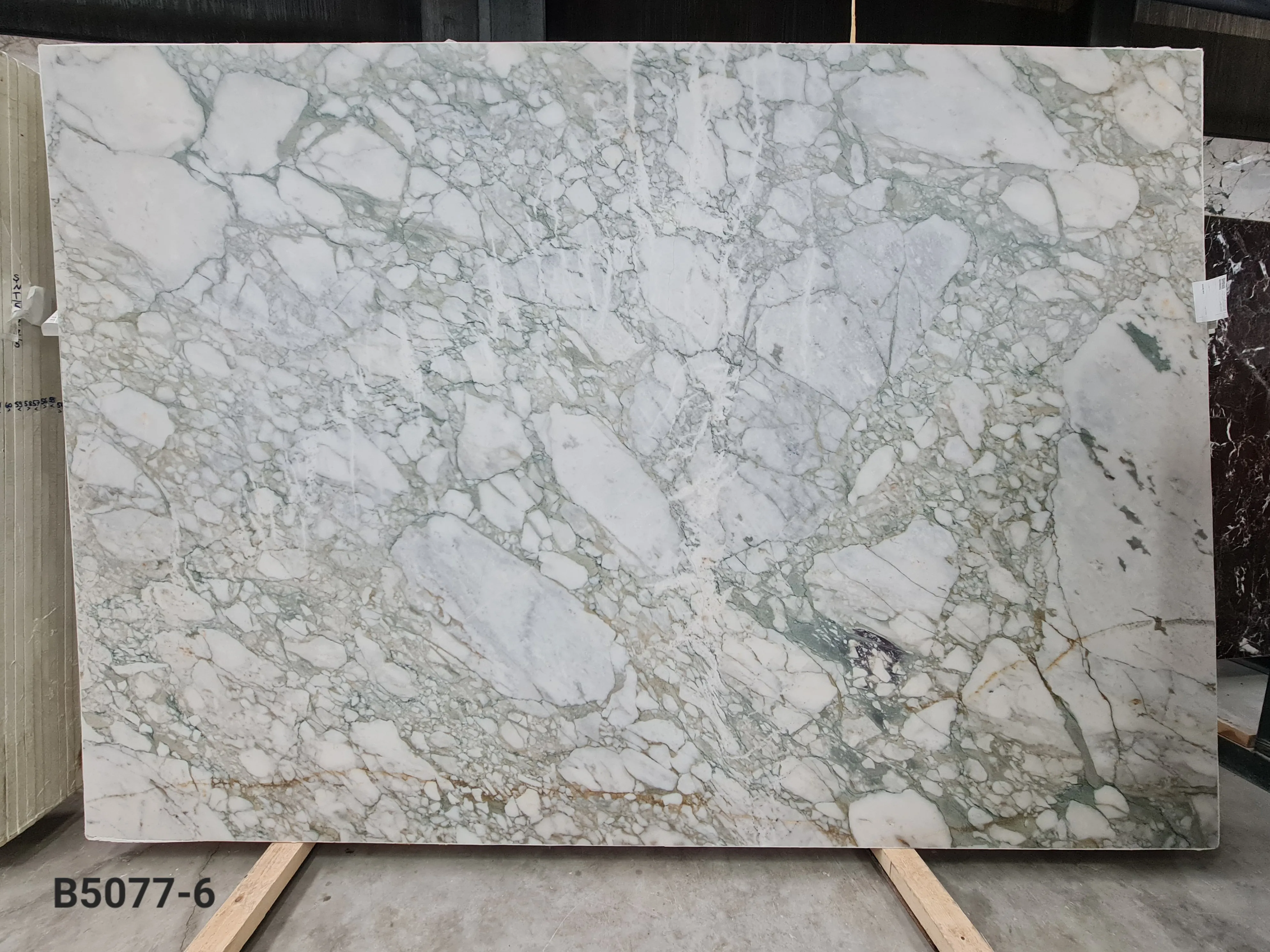 B5077 - 2 CM Calacatta Green Honed