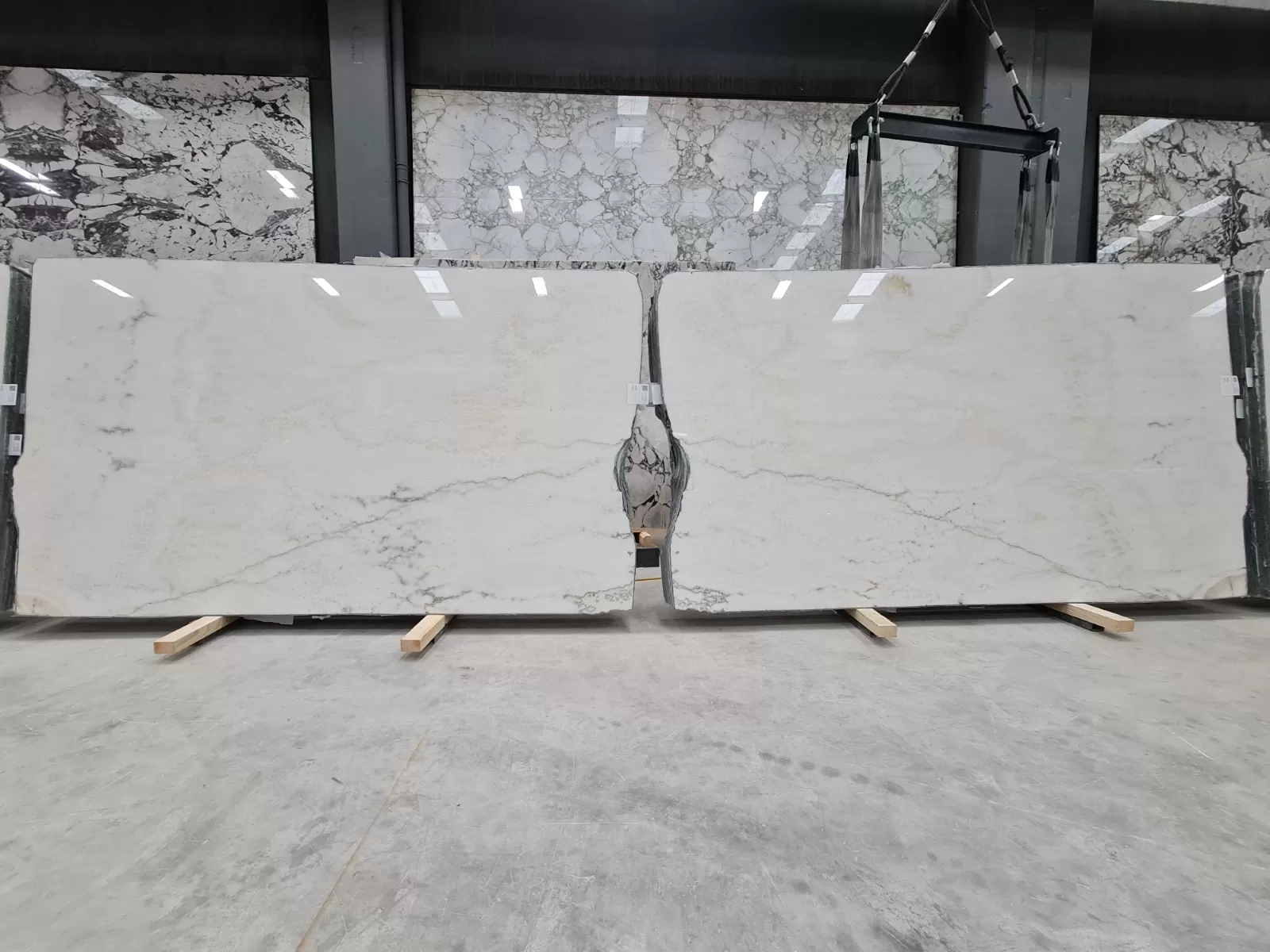 B1766 - 2CM WHITE ONYX POLISHED