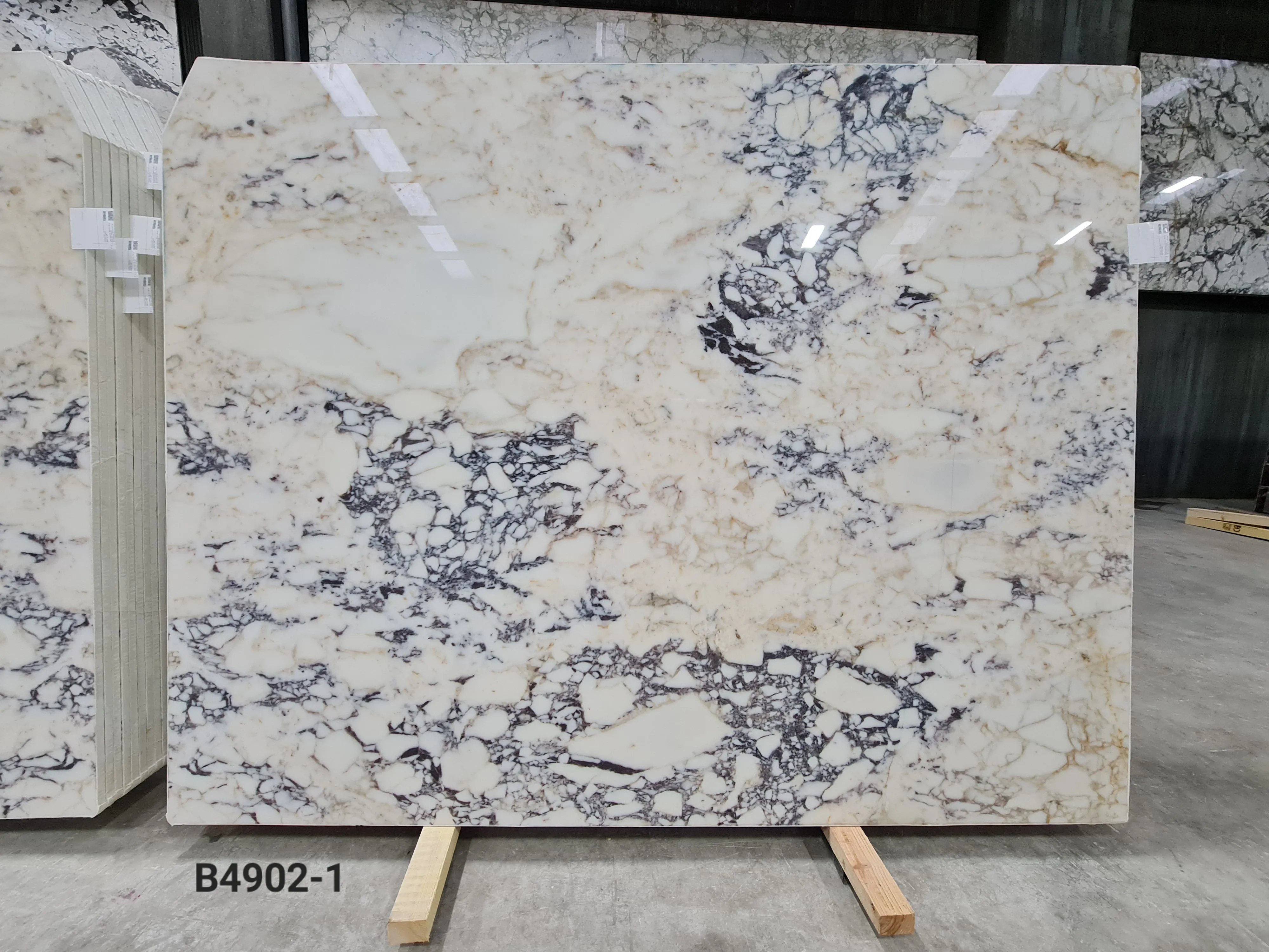 B4902 - 2 CM Afyon Violet Polished