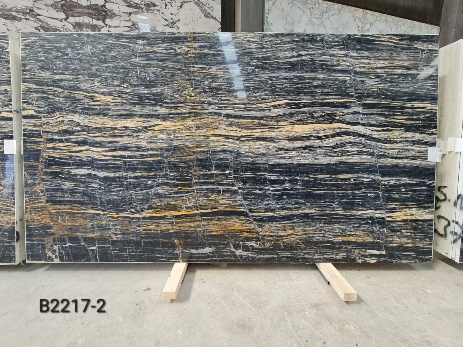 B2217 - 2 CM Nero Picasso Polished