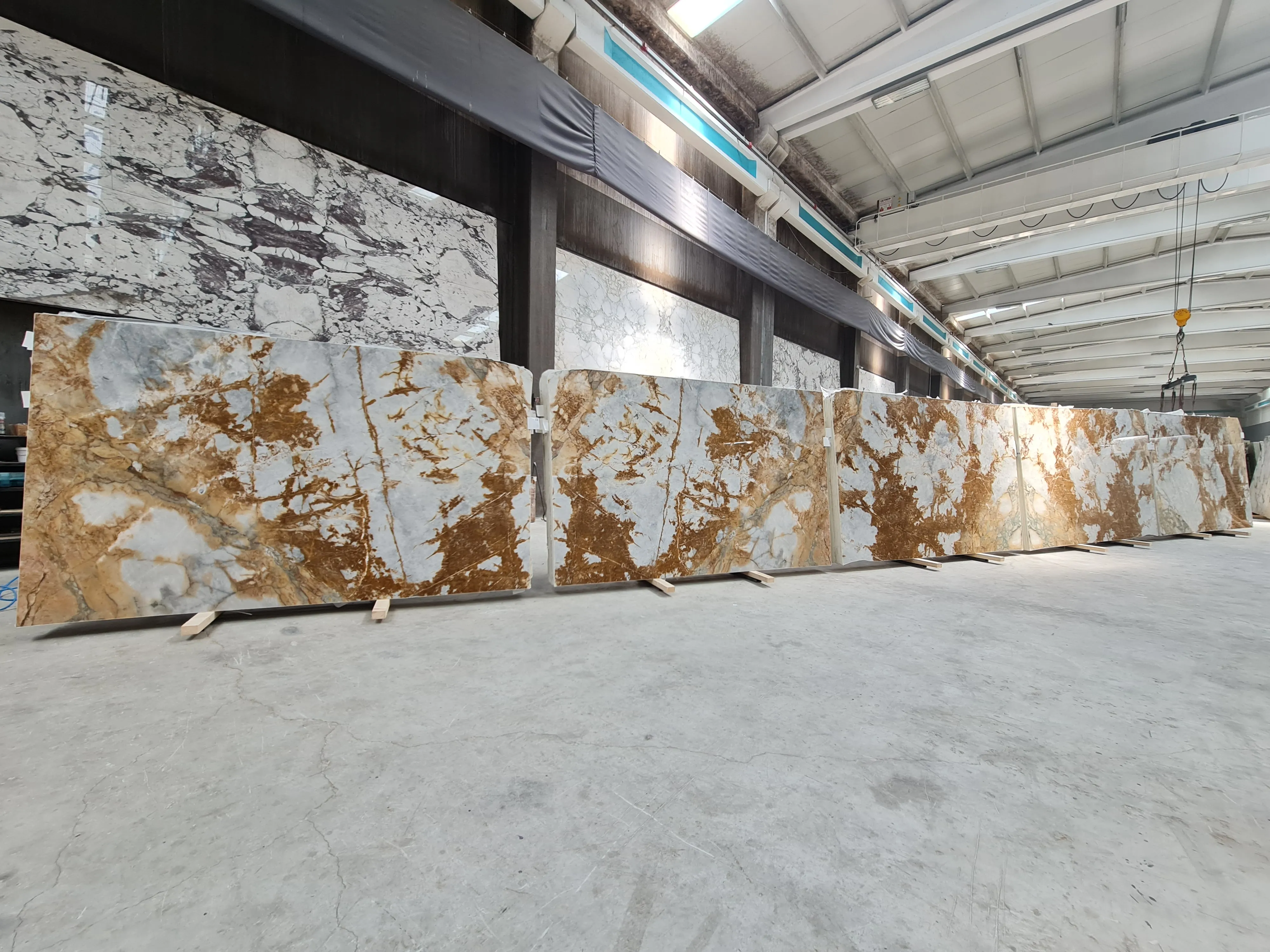 B5755 - 2 CM Imperiale Gold Polished