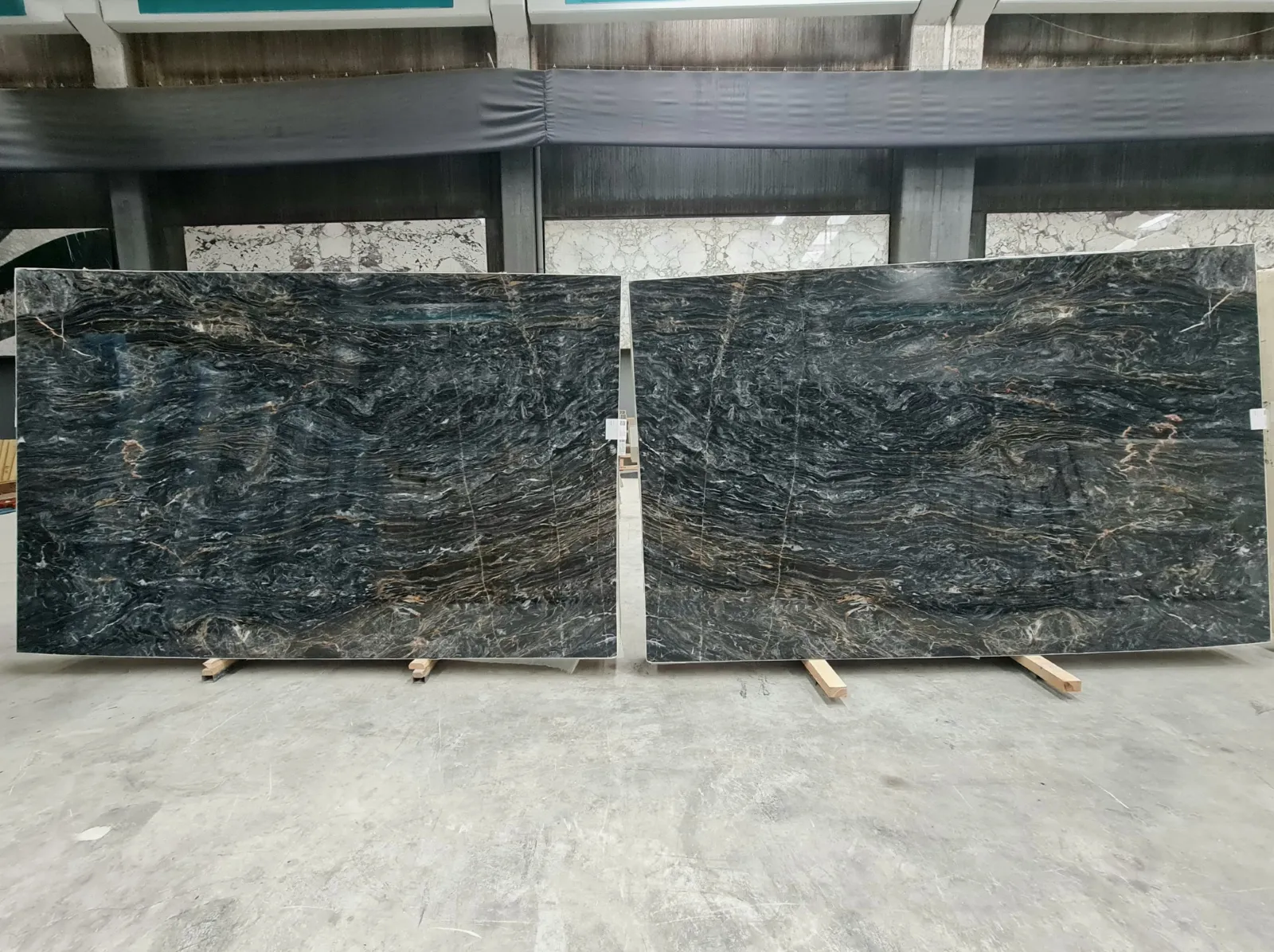 B2108 - 2 CM Fusion Black Polished