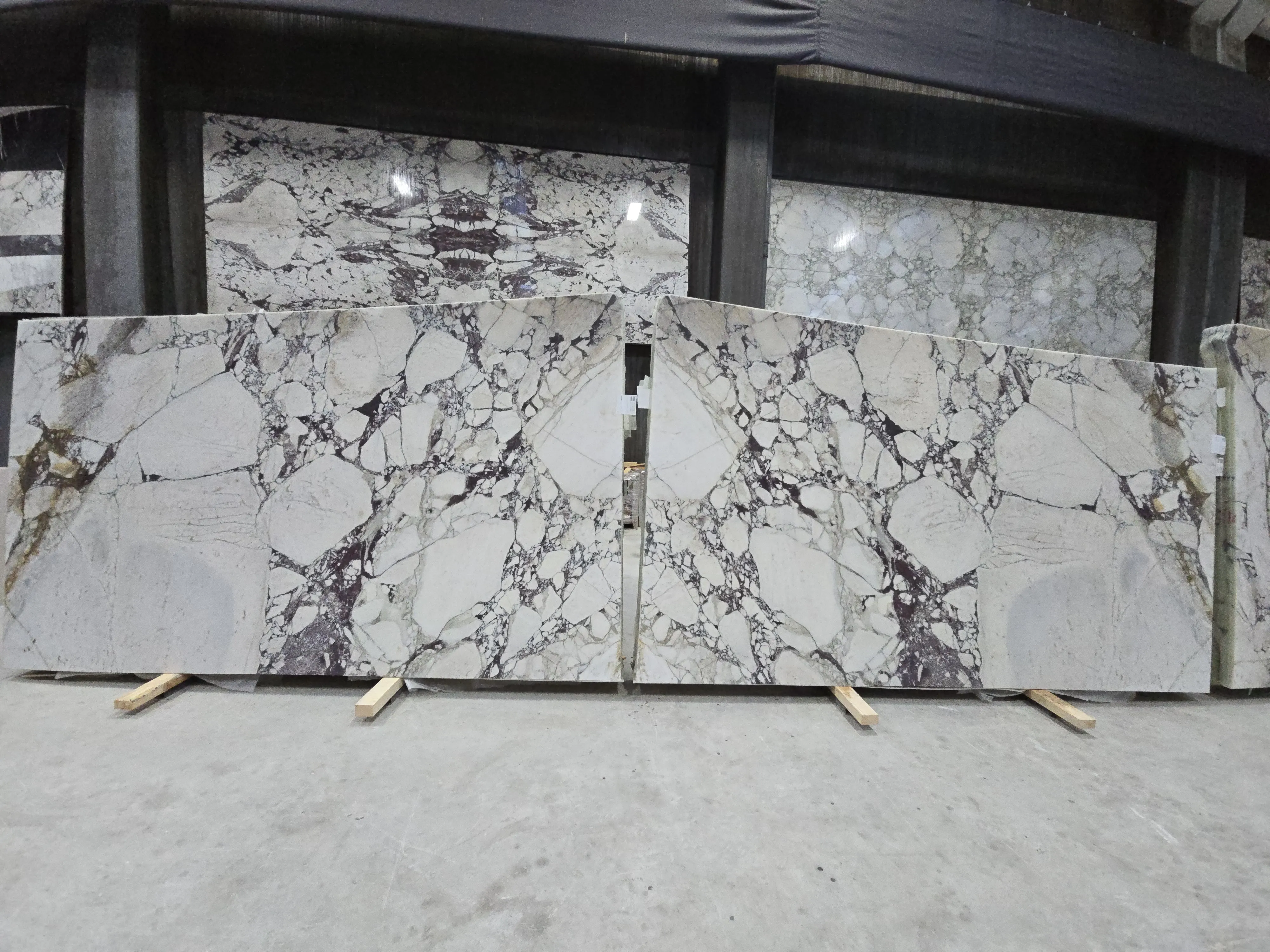 B5514 - 2 CM Calacatta Viola Honed