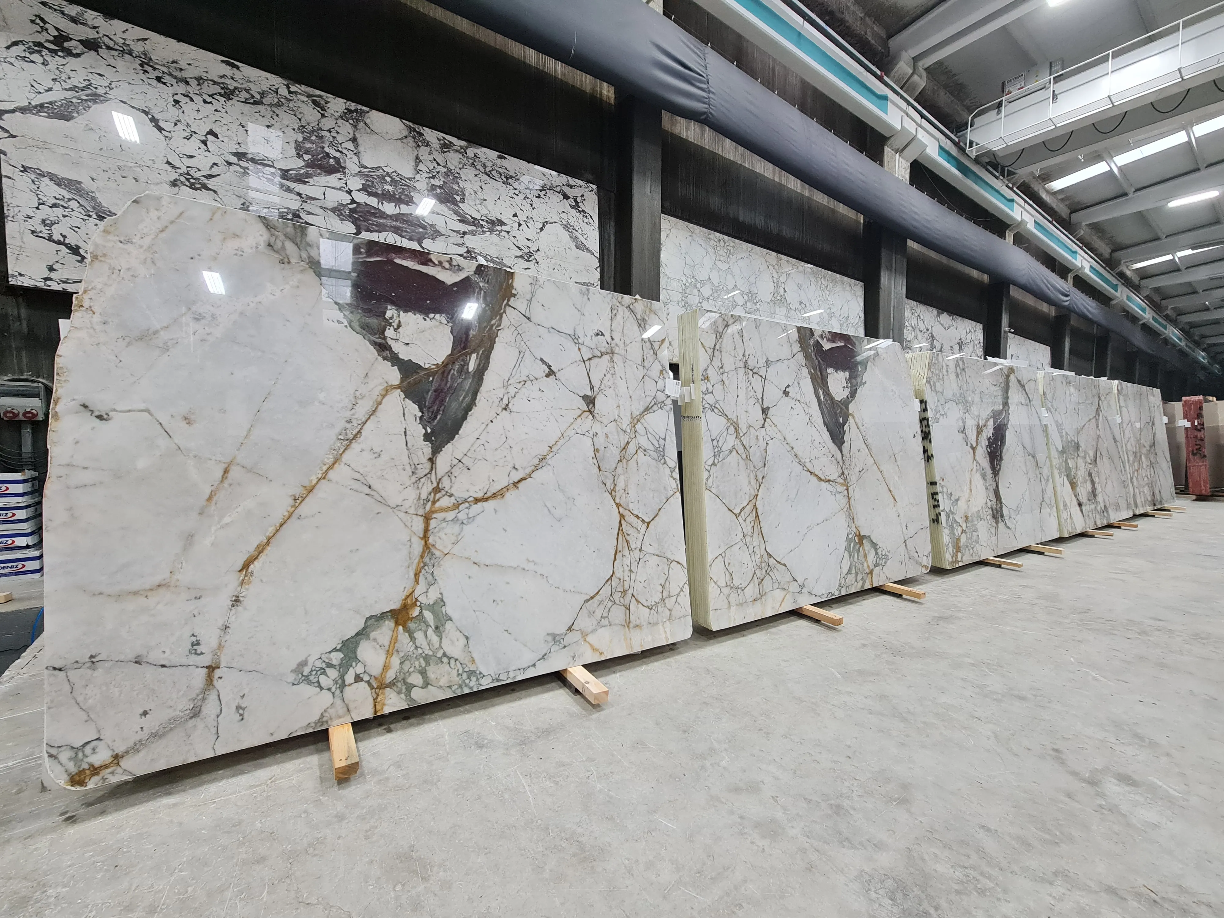 B4822 - 2 CM Calacatta Green Polıshed