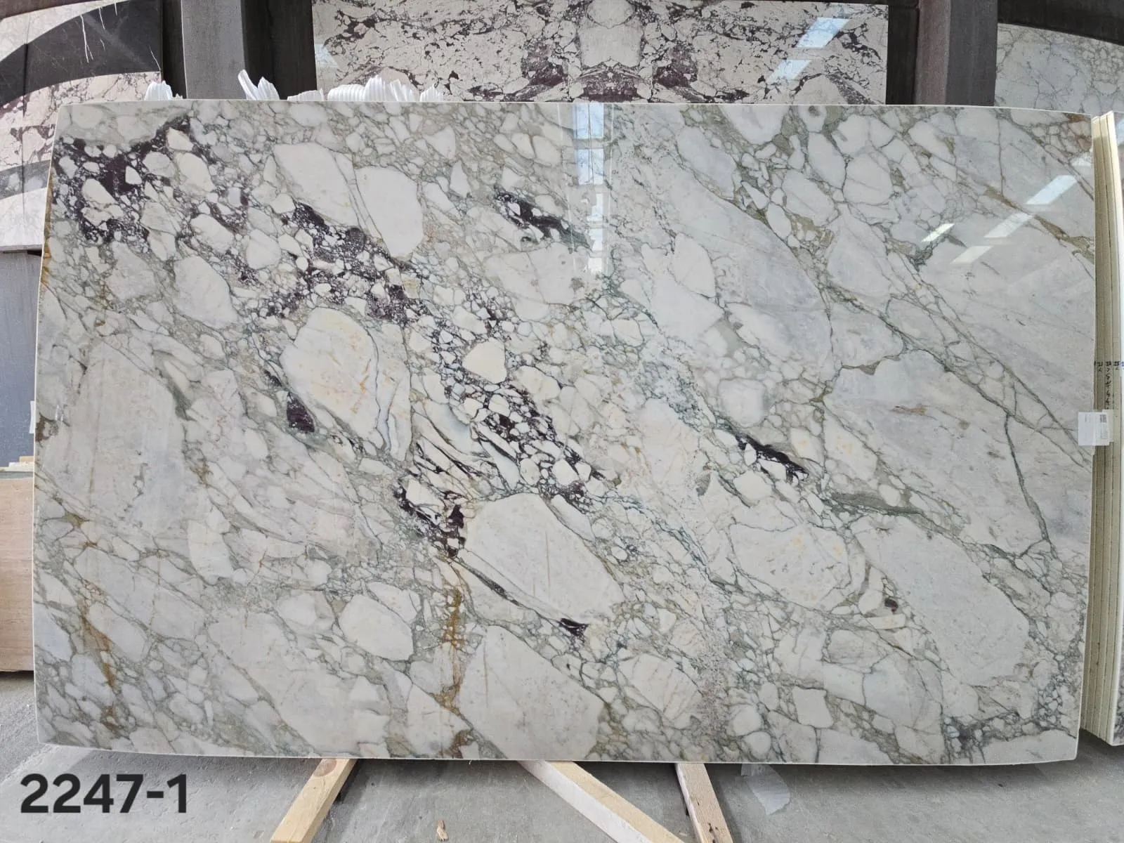 B2247 - 2 CM Calacatta Green Polished