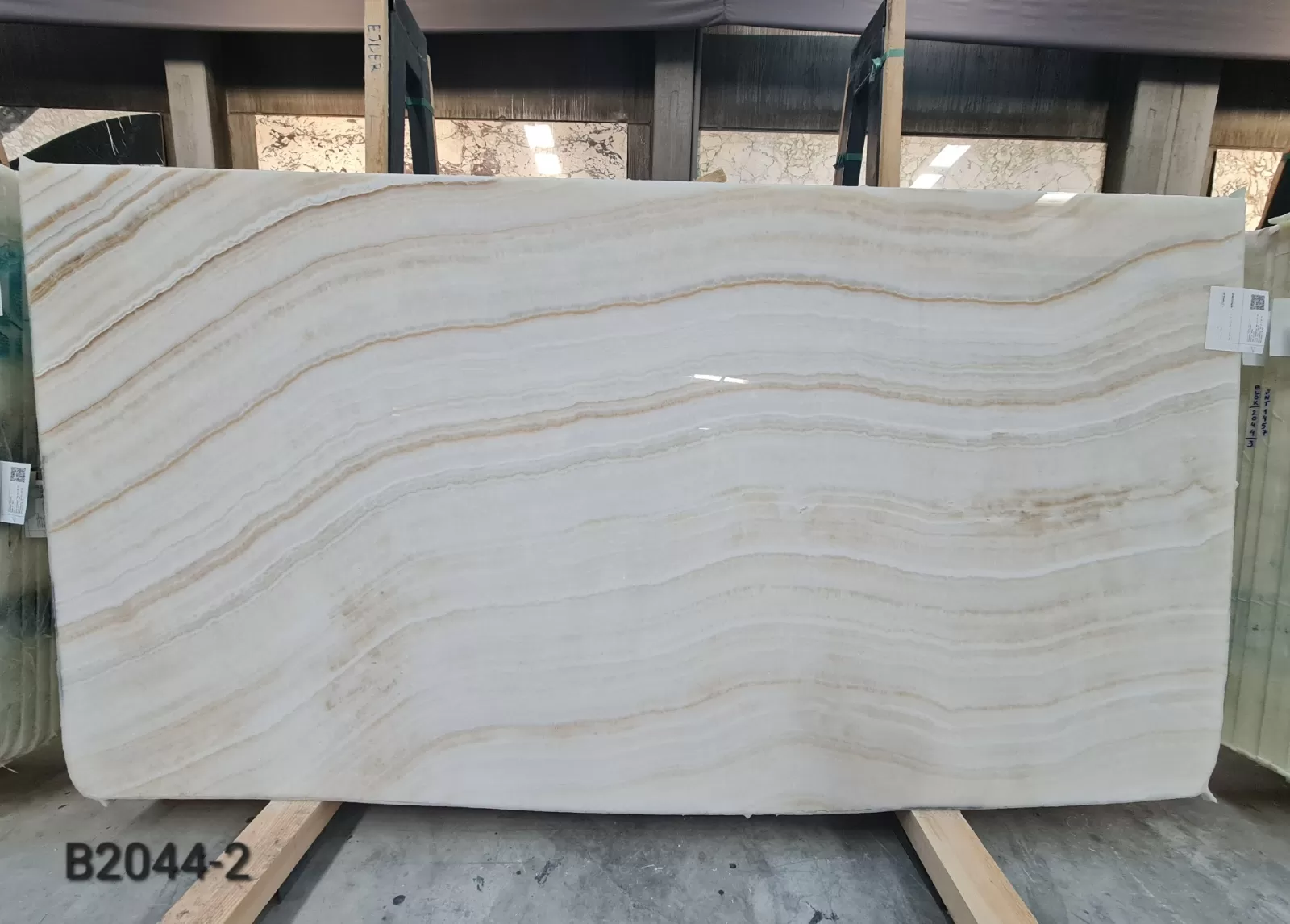 B2044 - 2CM WHITE ONYX POLISHED