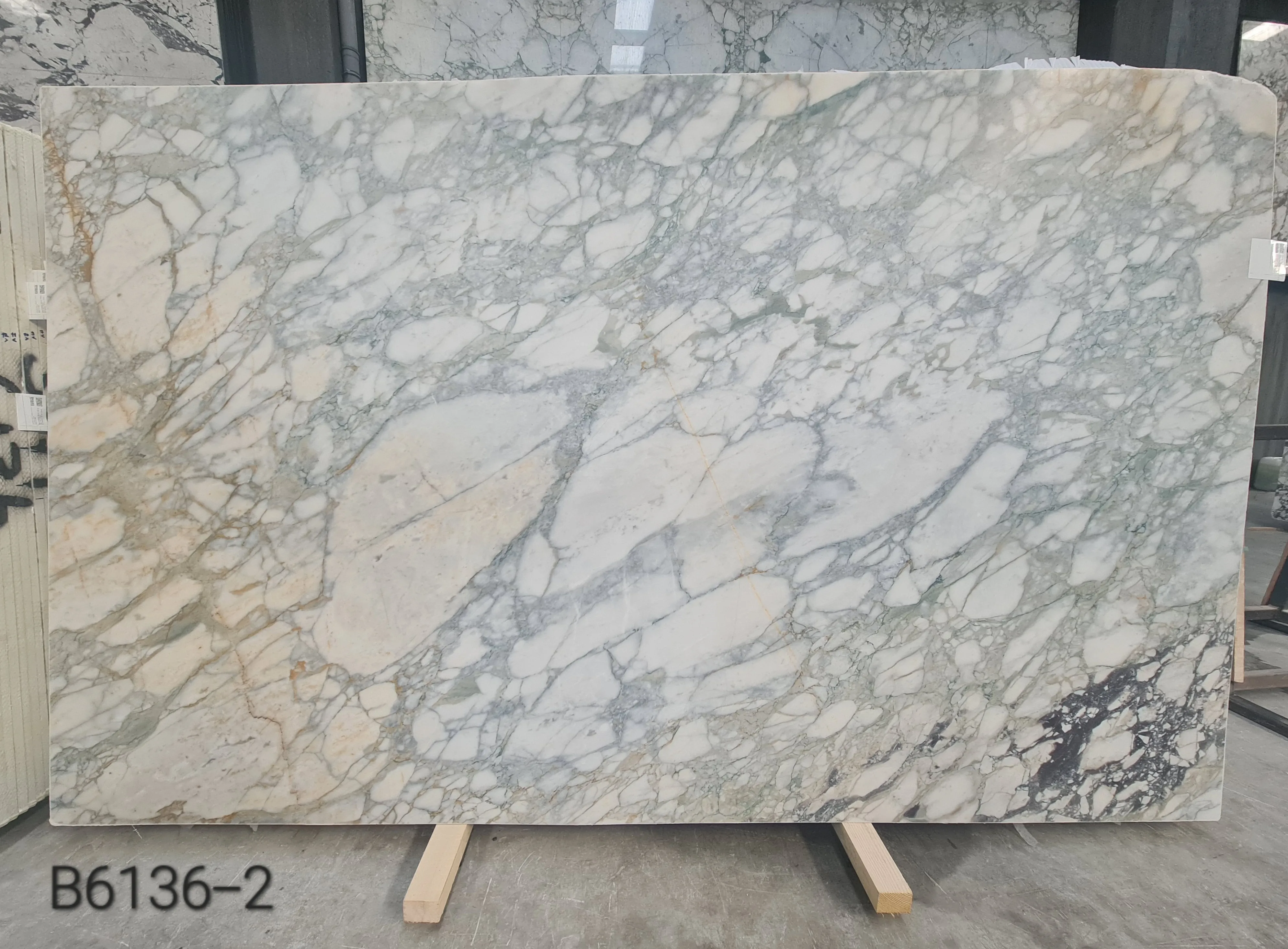 B6136 - 2 CM Calacatta Green Honed