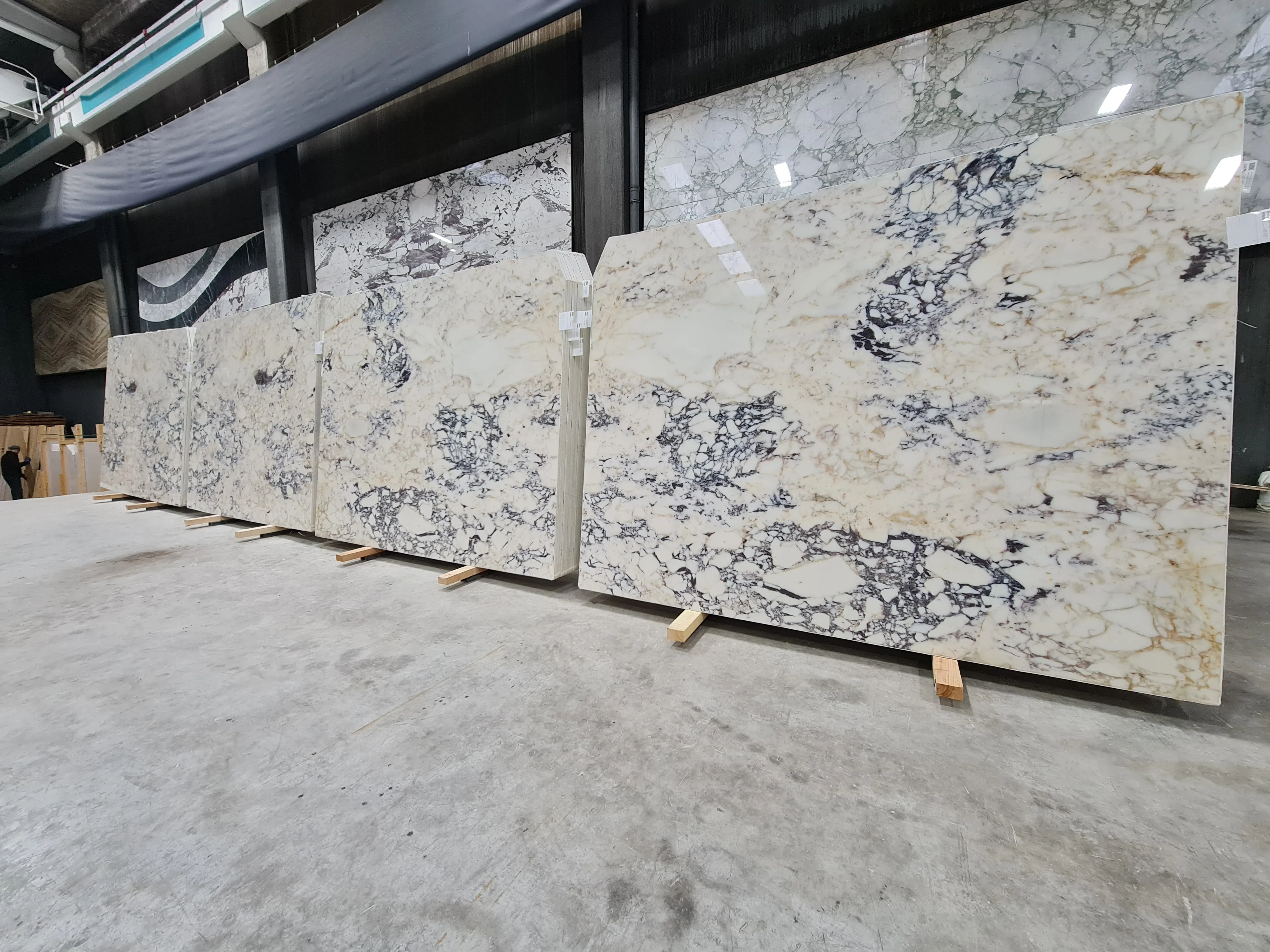 B4902 - 2 CM Afyon Violet Polished