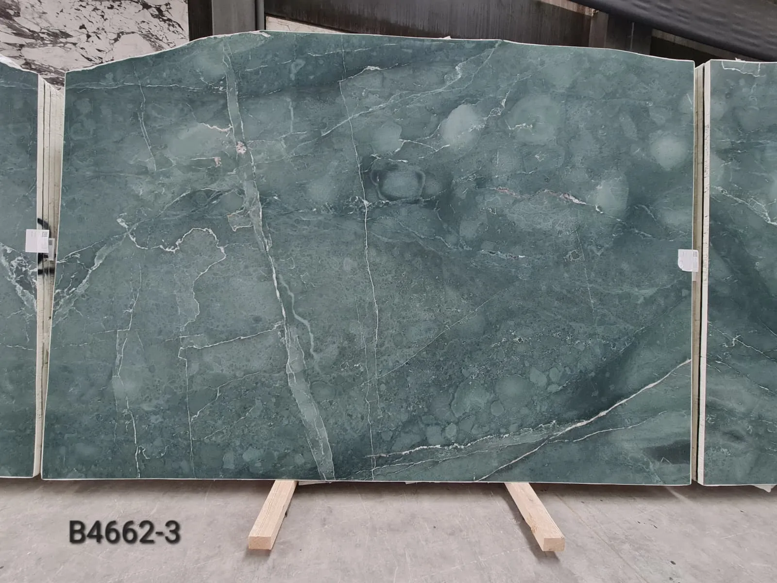B4662 - 2 CM Verde Castama Honed