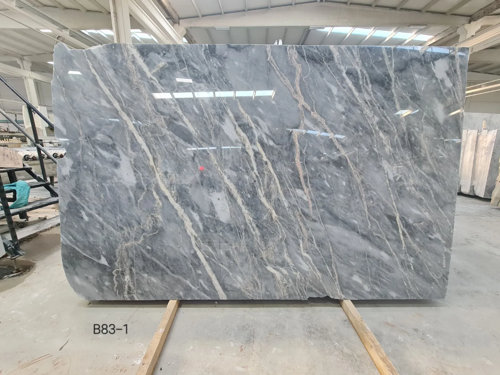 B83 - 2 CM Sahara Grey Polished