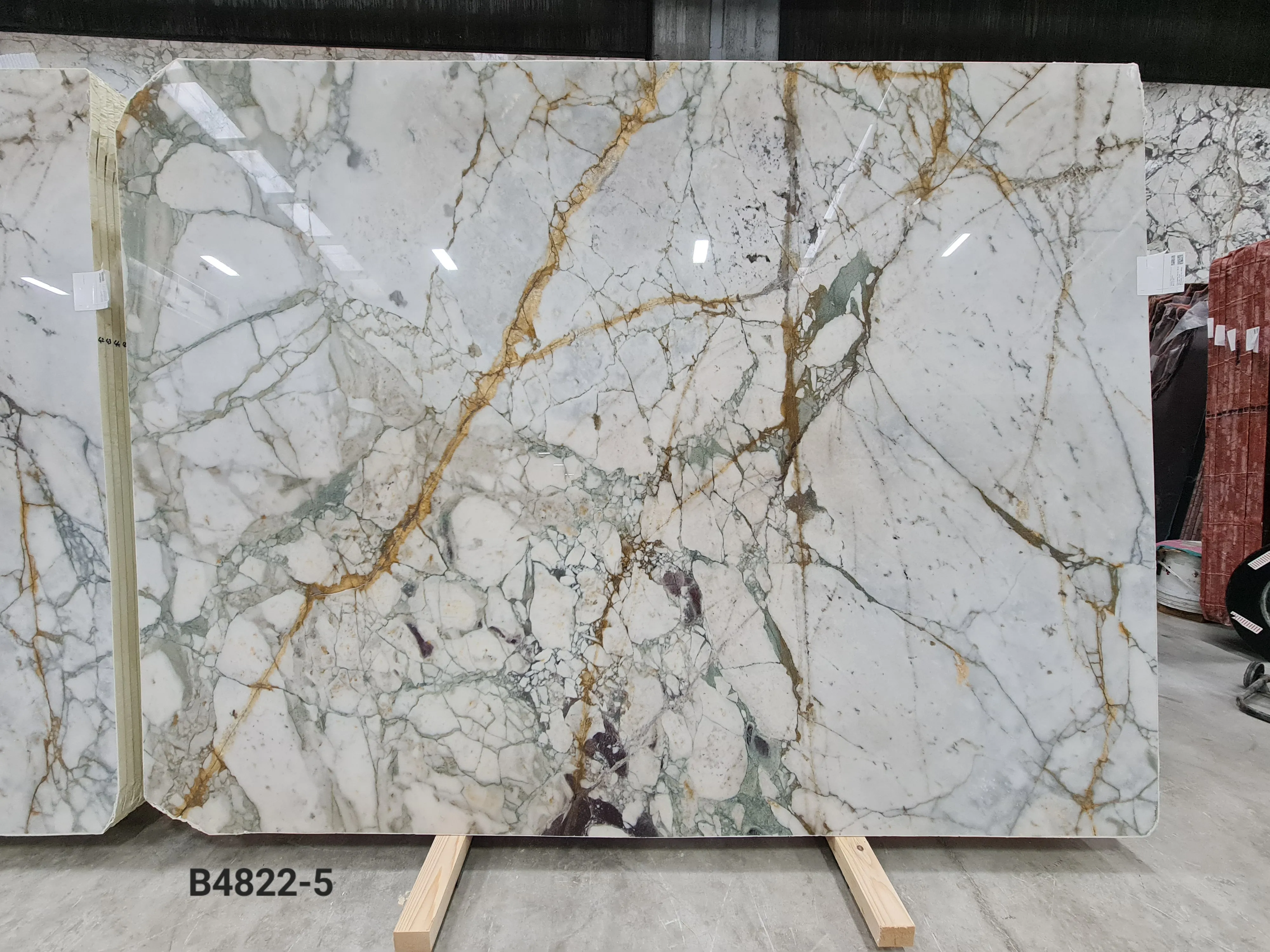 B4822 - 2 CM Calacatta Green Polıshed