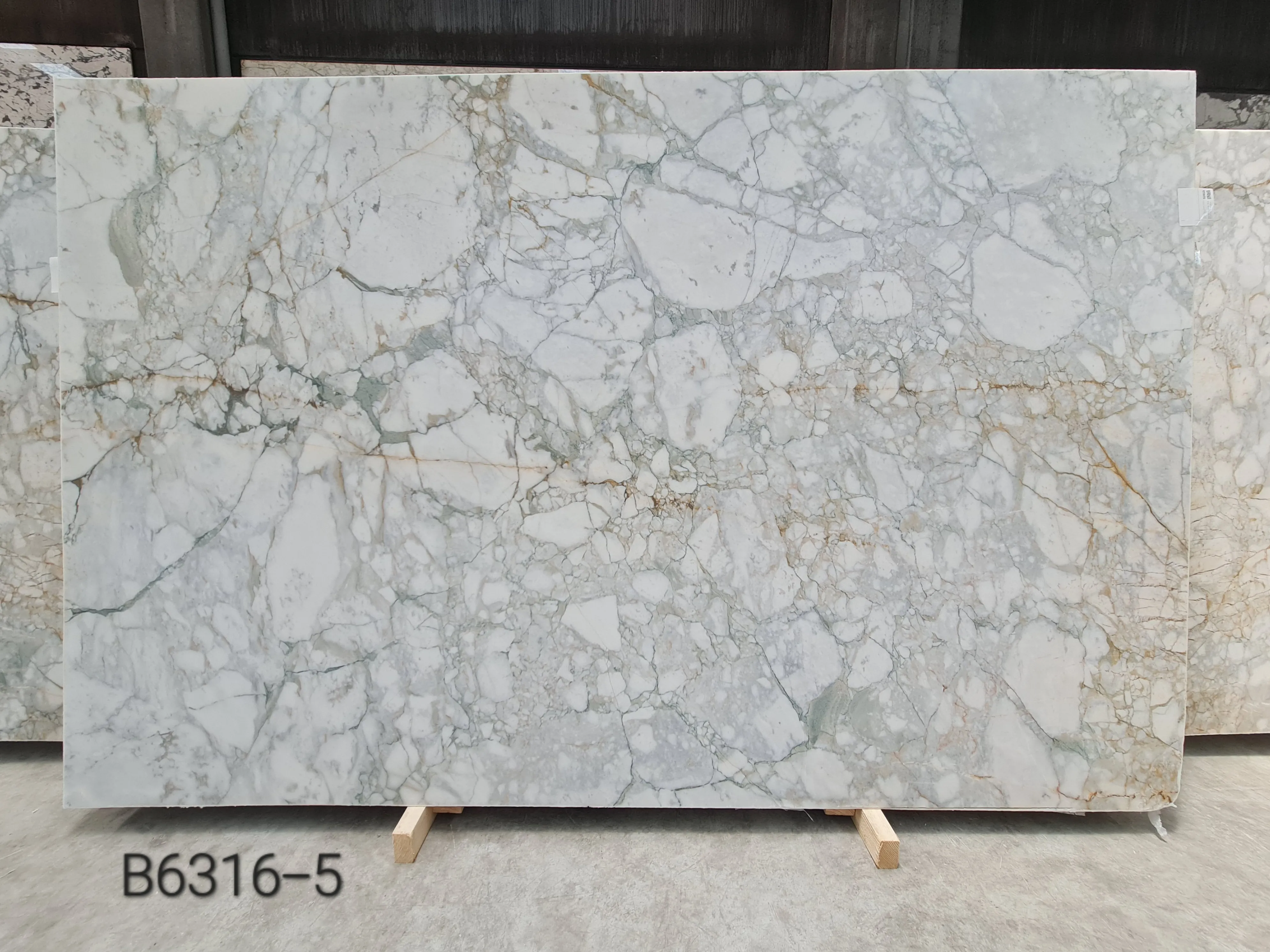 B6316 - 2 CM Calacatta Green Honed