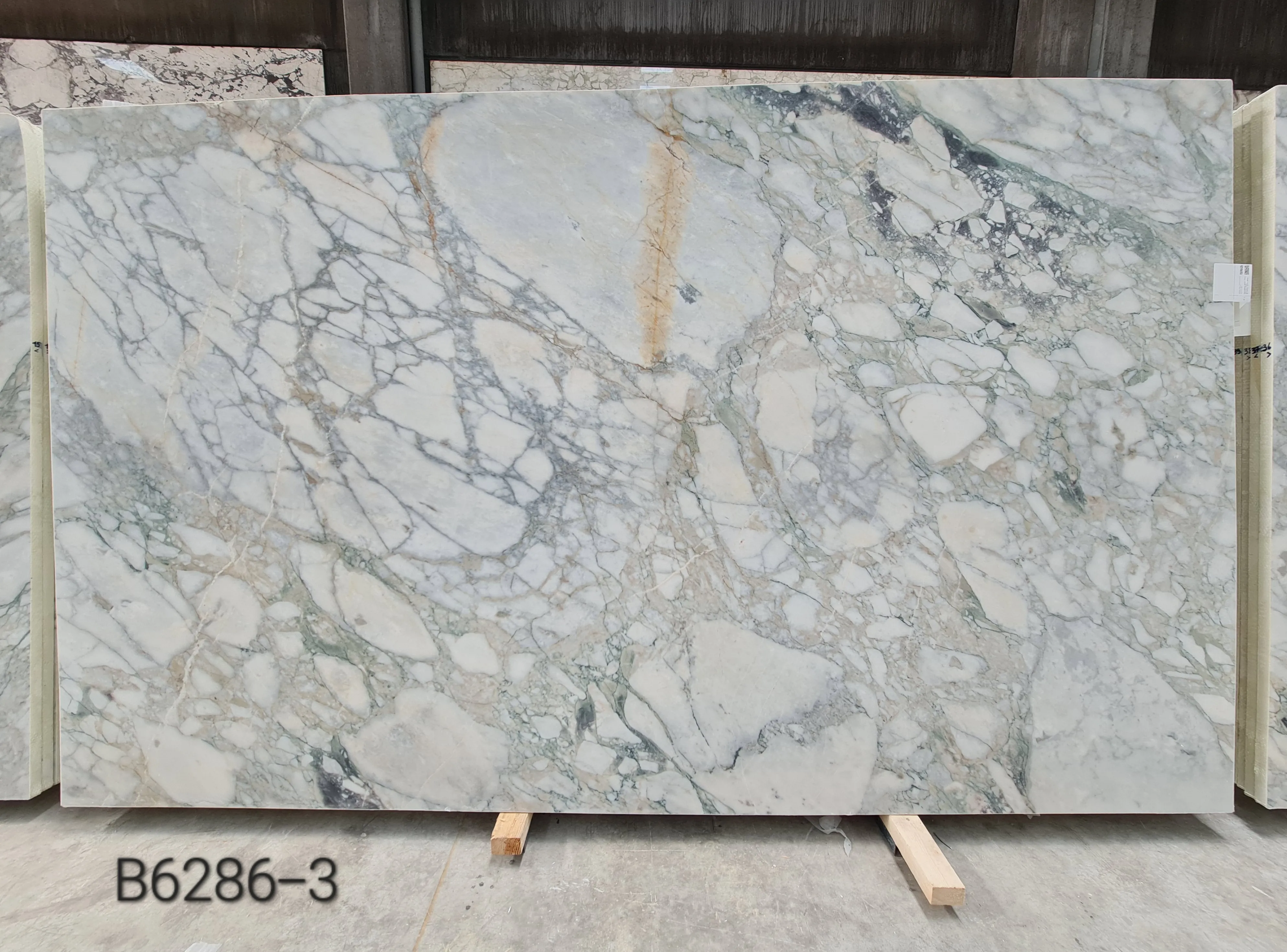 B6286 - 3 CM Calacatta Green Honed