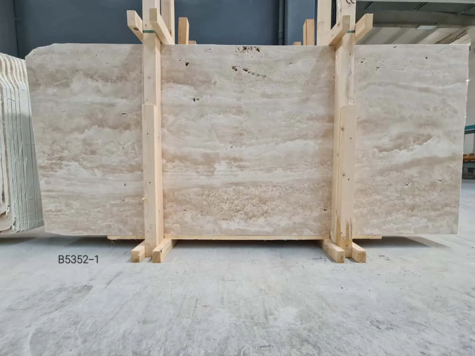 B5352 - 2 CM Travertine Veincut Unfilled Honed