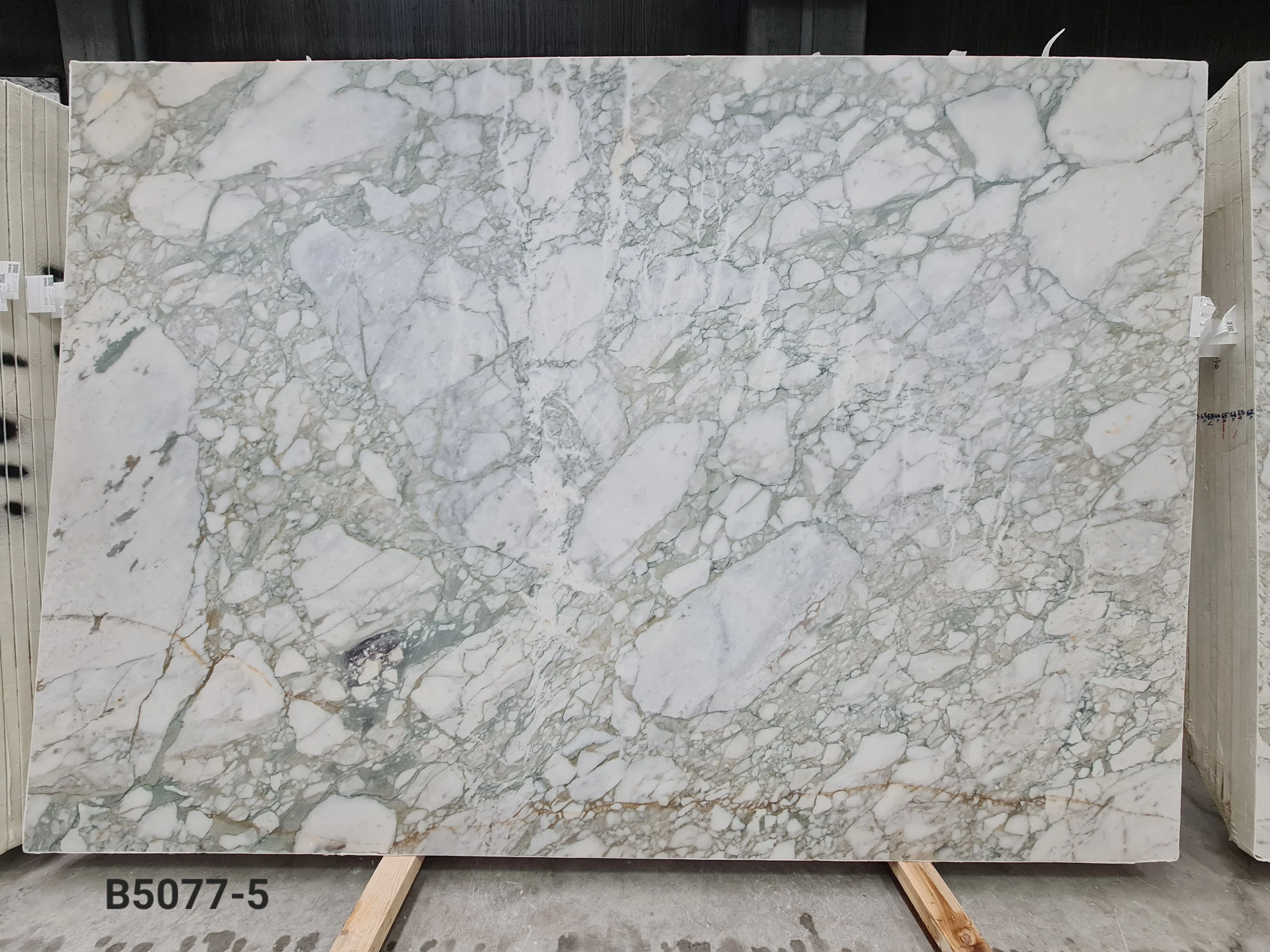 B5077 - 2 CM Calacatta Green Honed