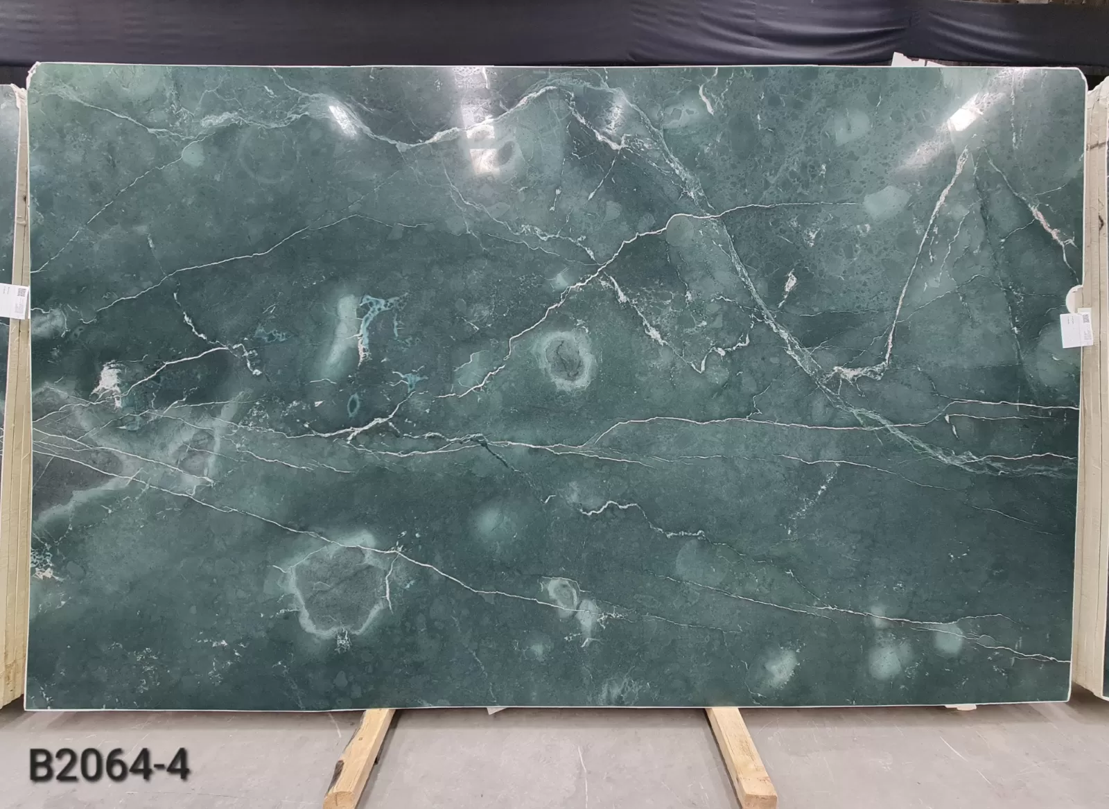B2064 - 2CM VERDE CASTAMA POLISHED