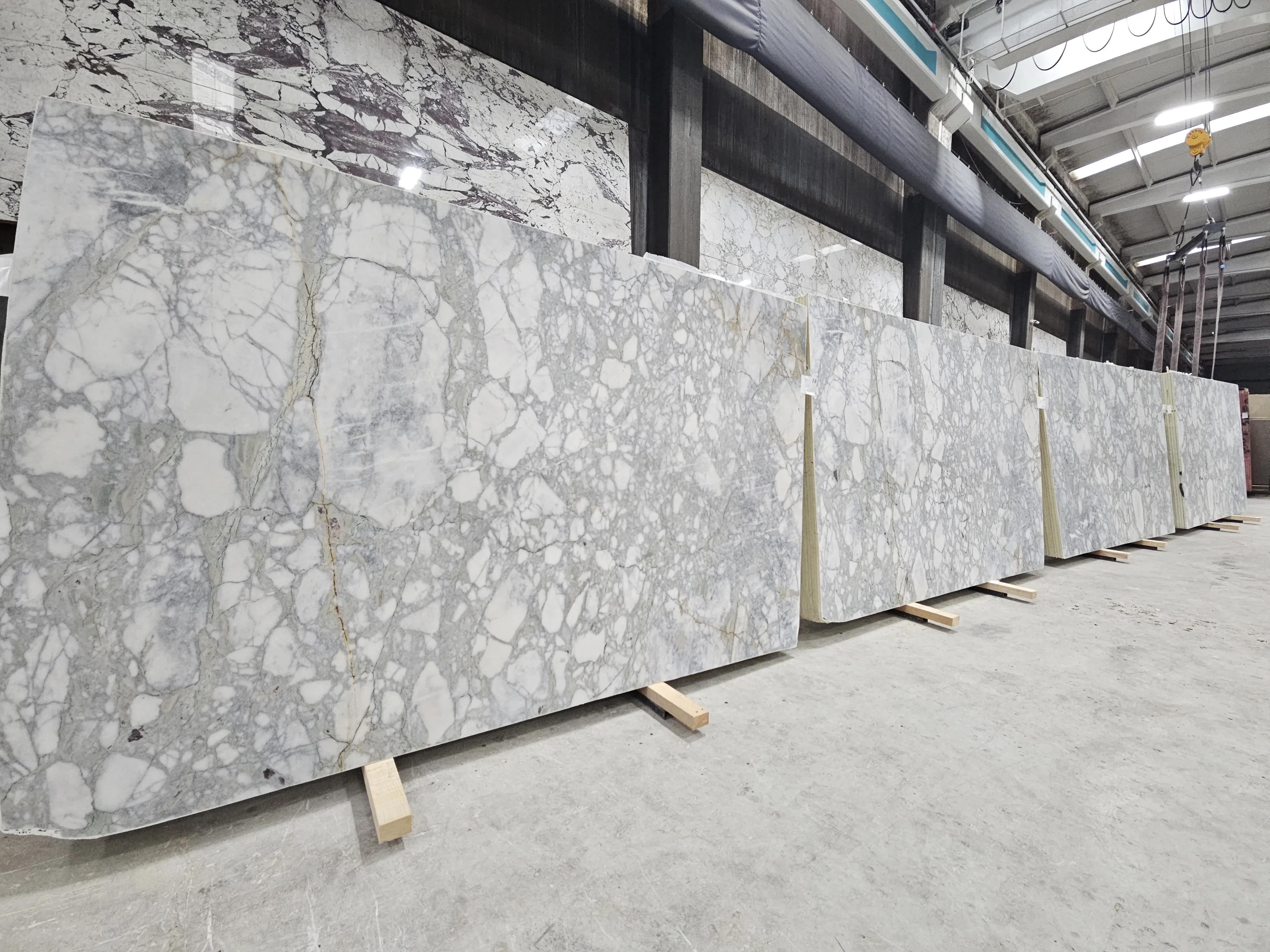 B5632 - 2 CM Calacatta Green Honed