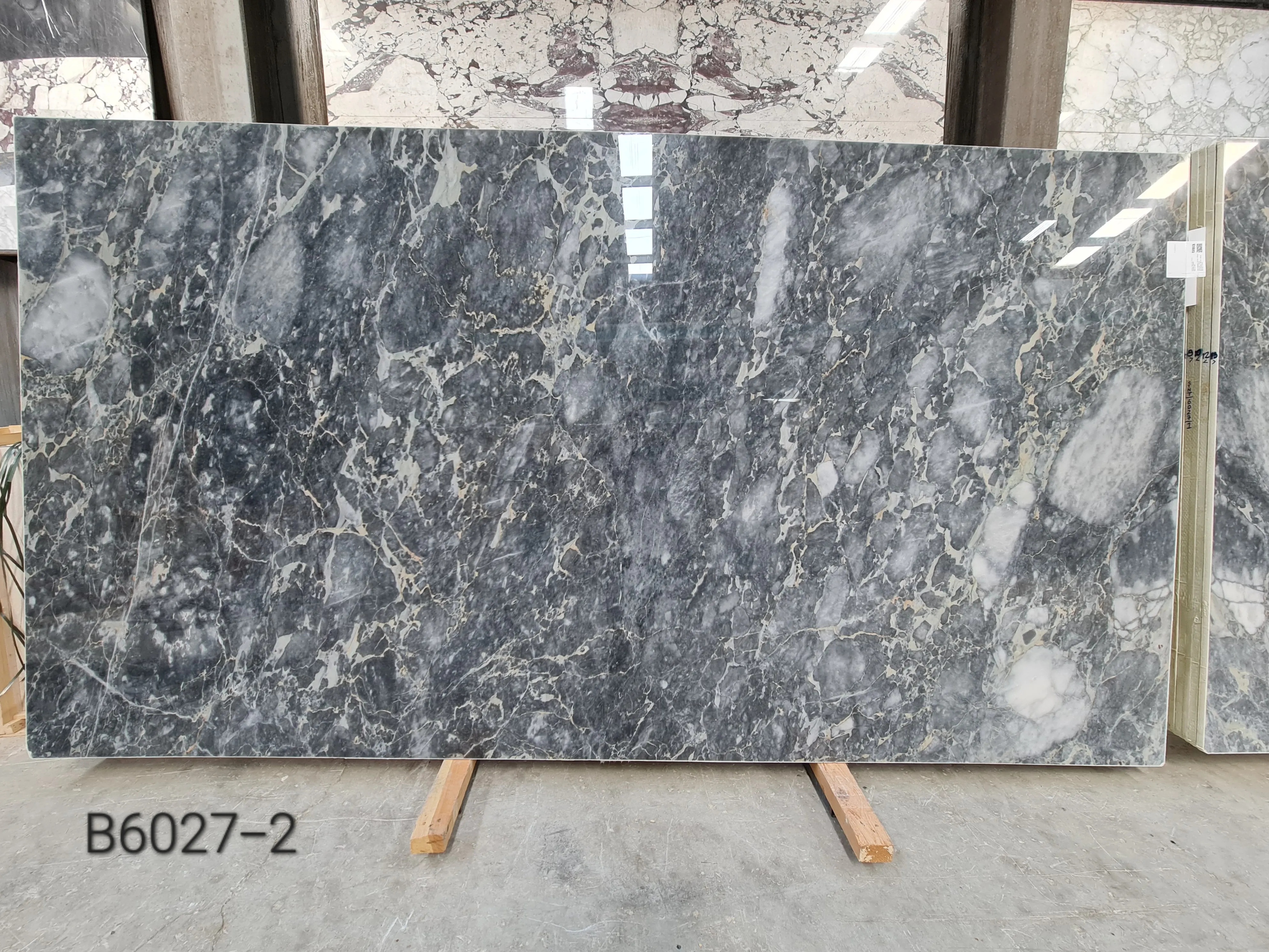 B6027 - 2 CM Jaguar Grey Polished