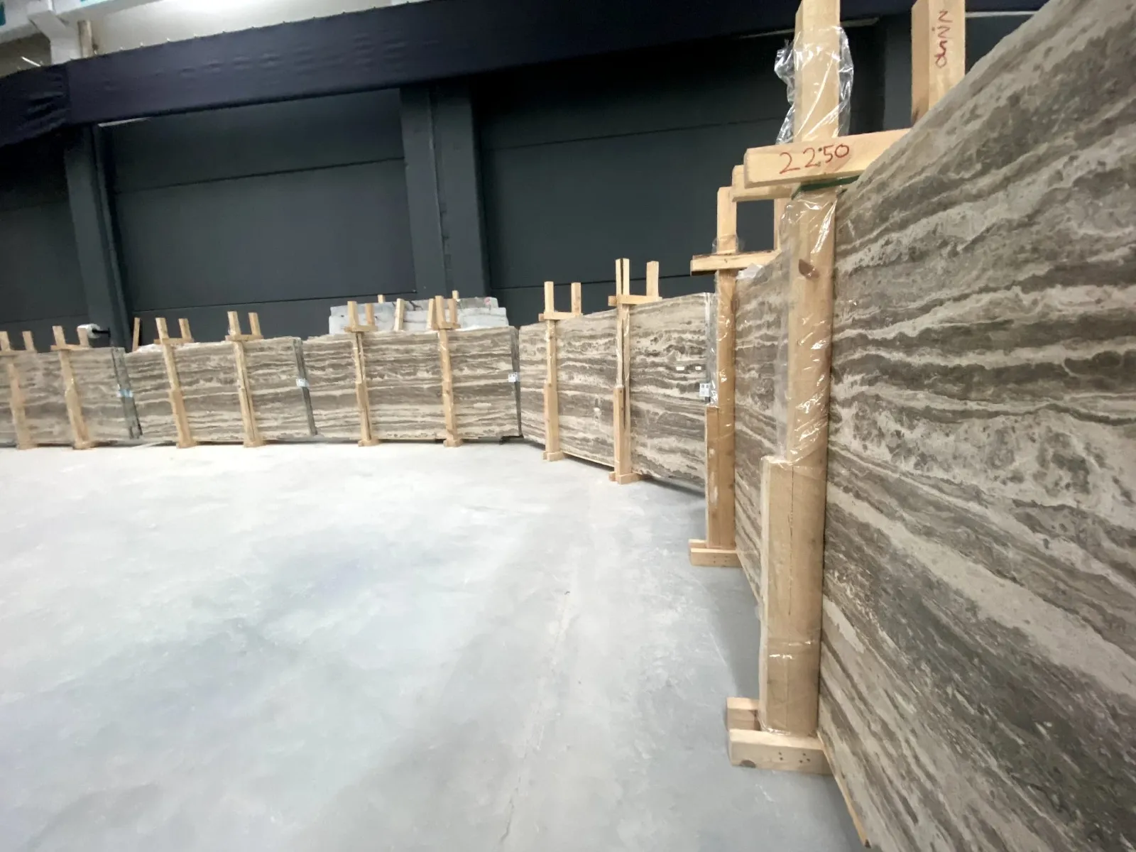 B1238 - 2 CM Silver Travertine Filled Polished